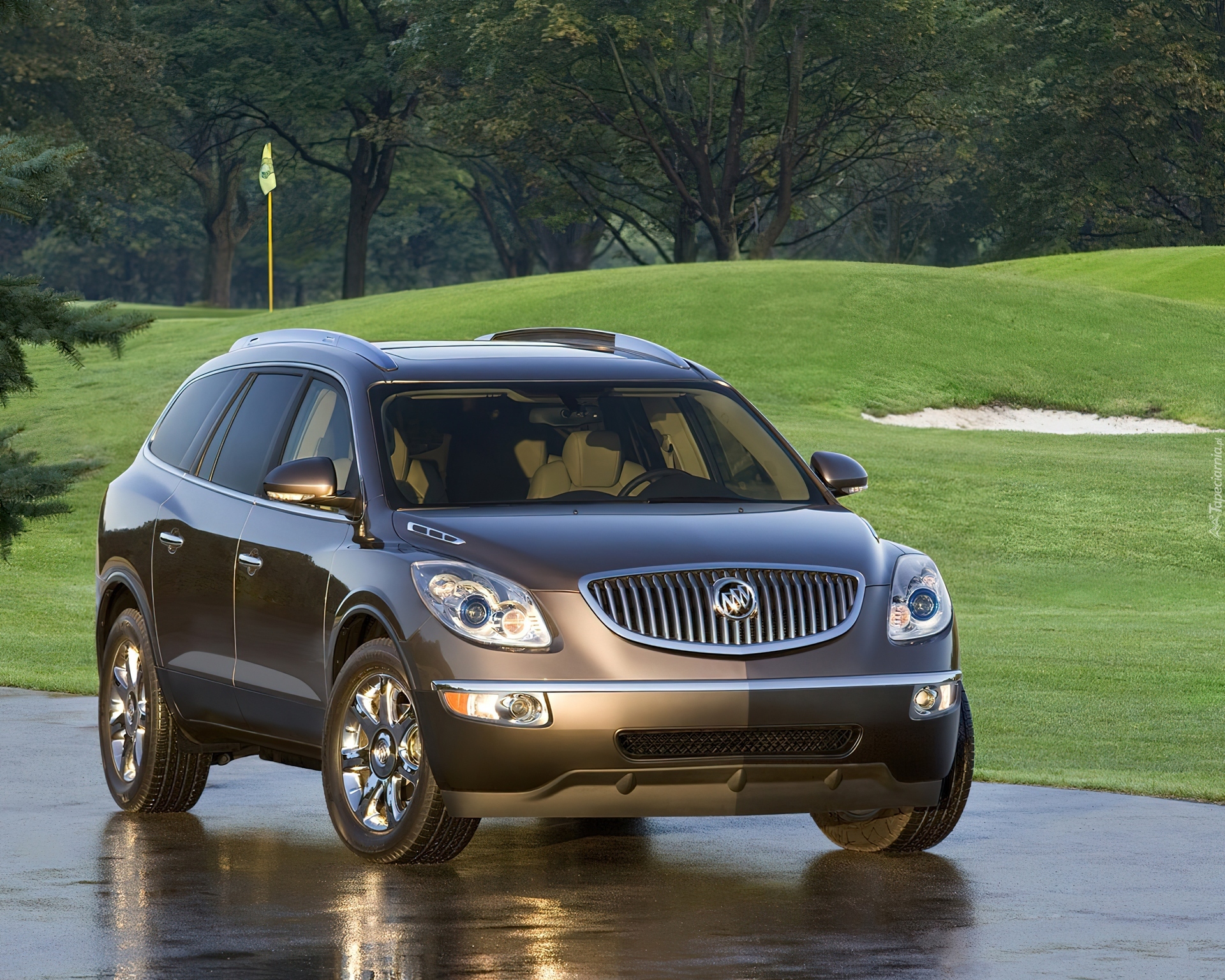 Buick Enclave, Zderzak, Atrapa