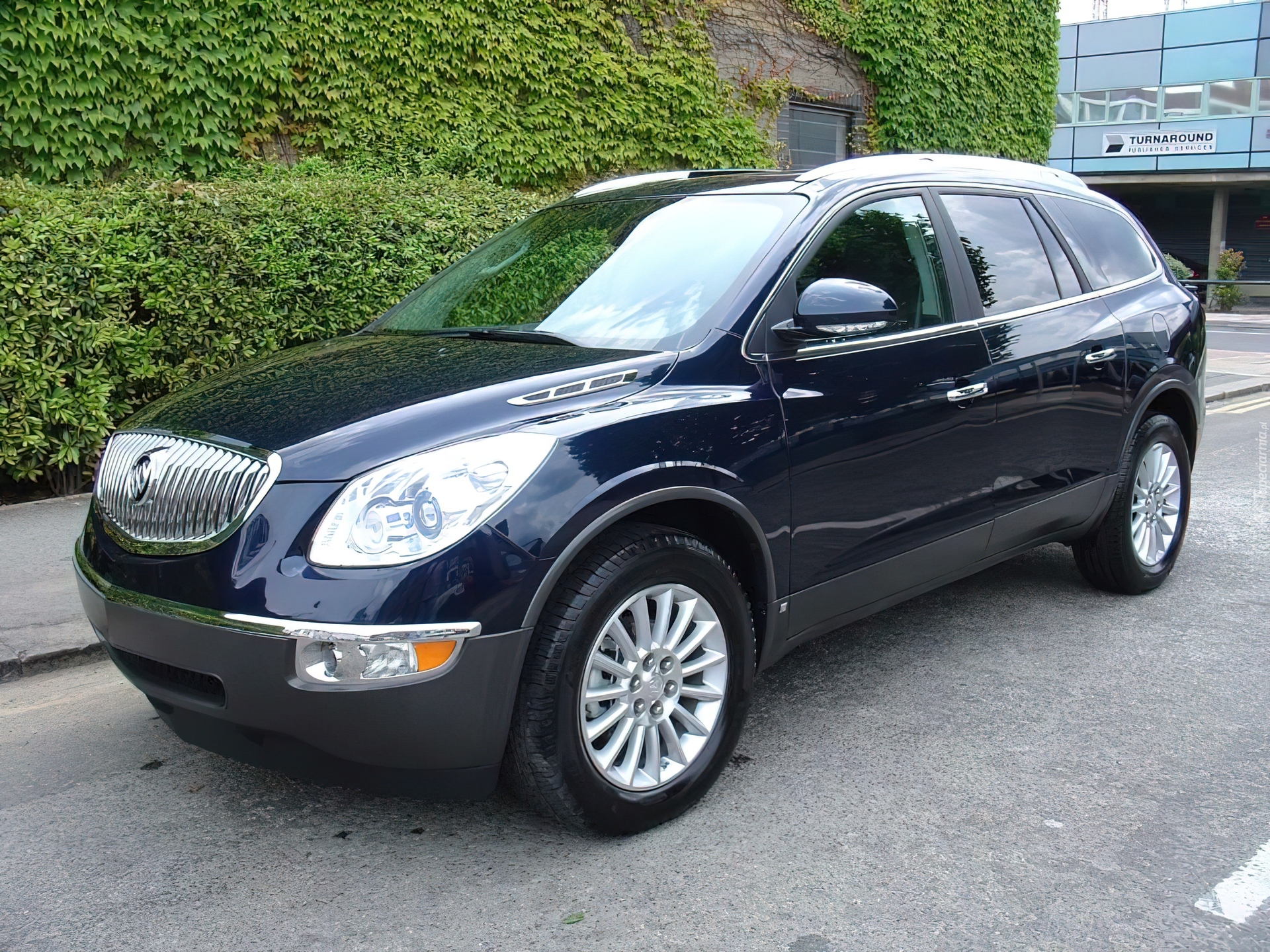 Granatowy, Buick Enclave, Crossover