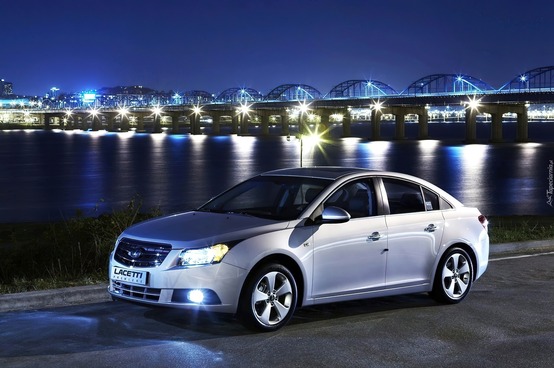 Chevrolet Cruze, Ksenony