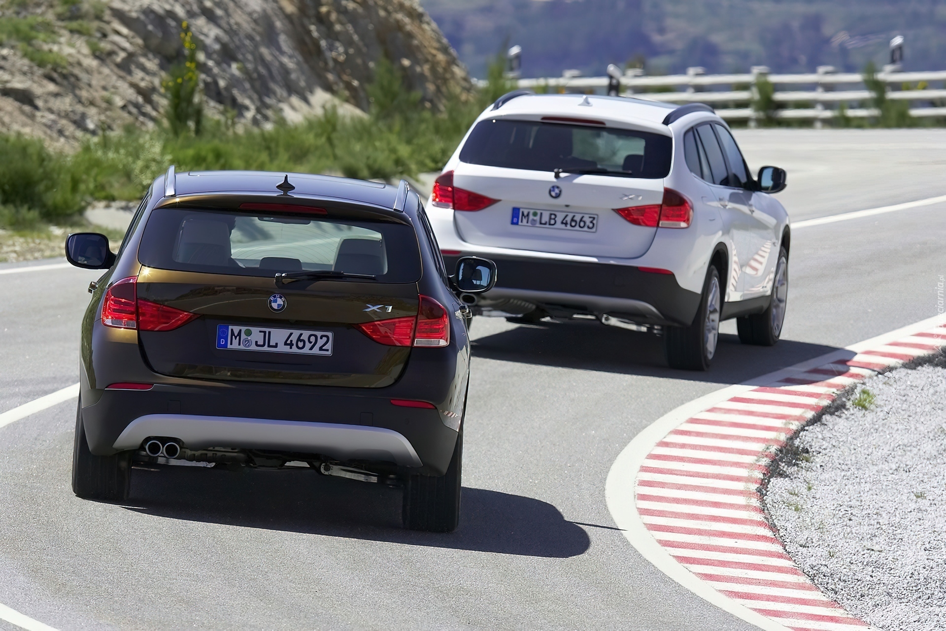 BMW X1, Zakręty