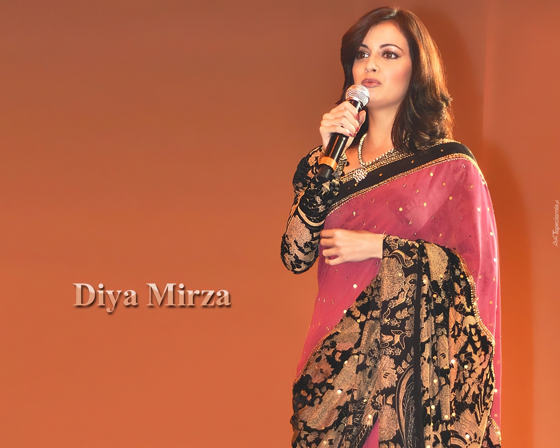 Hinduska, Diya Mirza