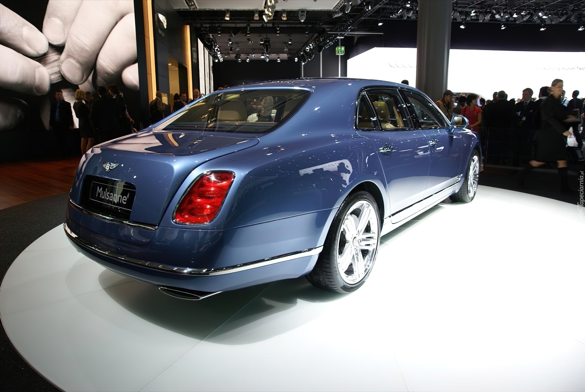 Bentley Mulsanne, Prezentacja, Lampa, Tył