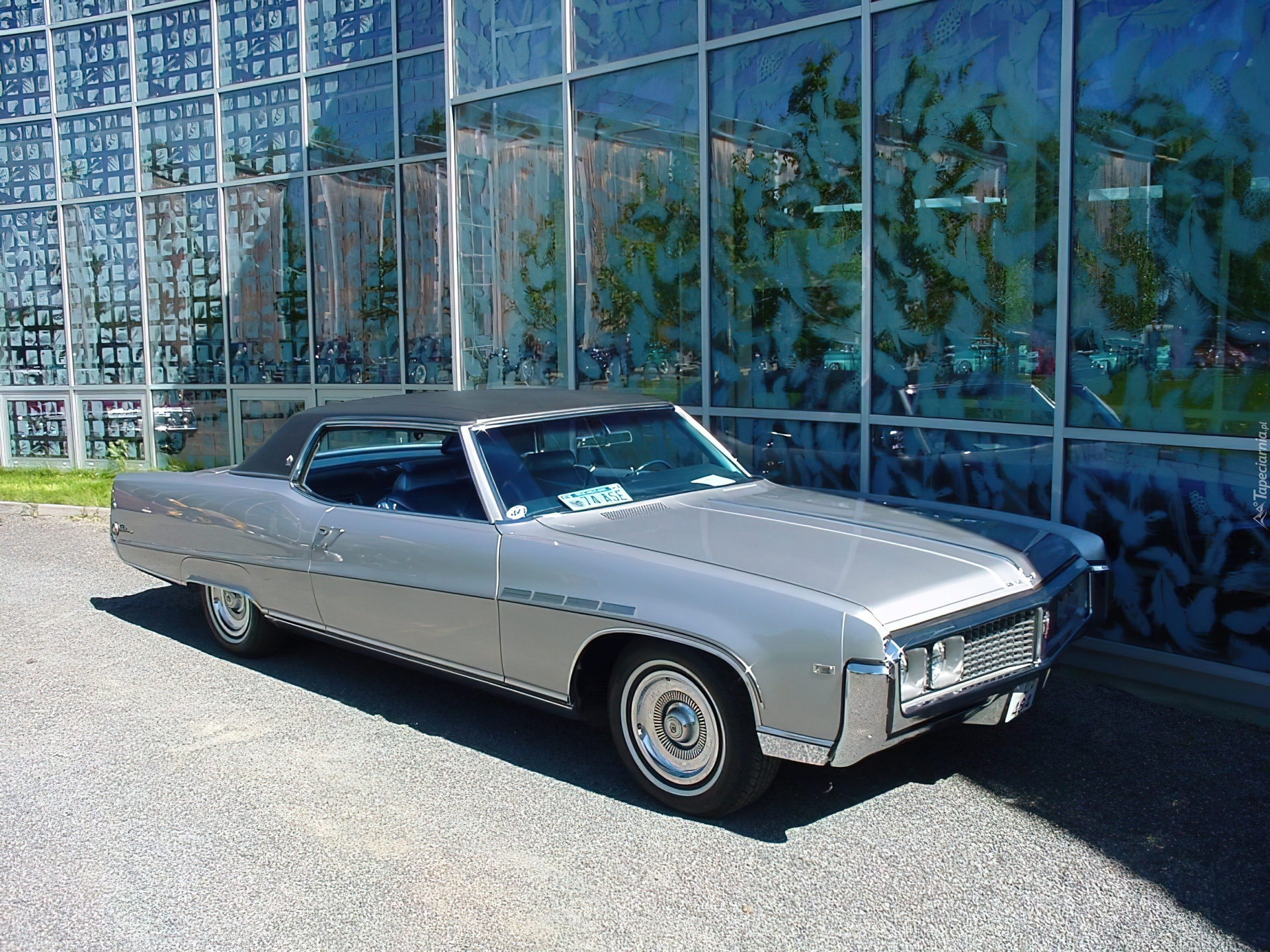 Buick Electra Park, Szyby