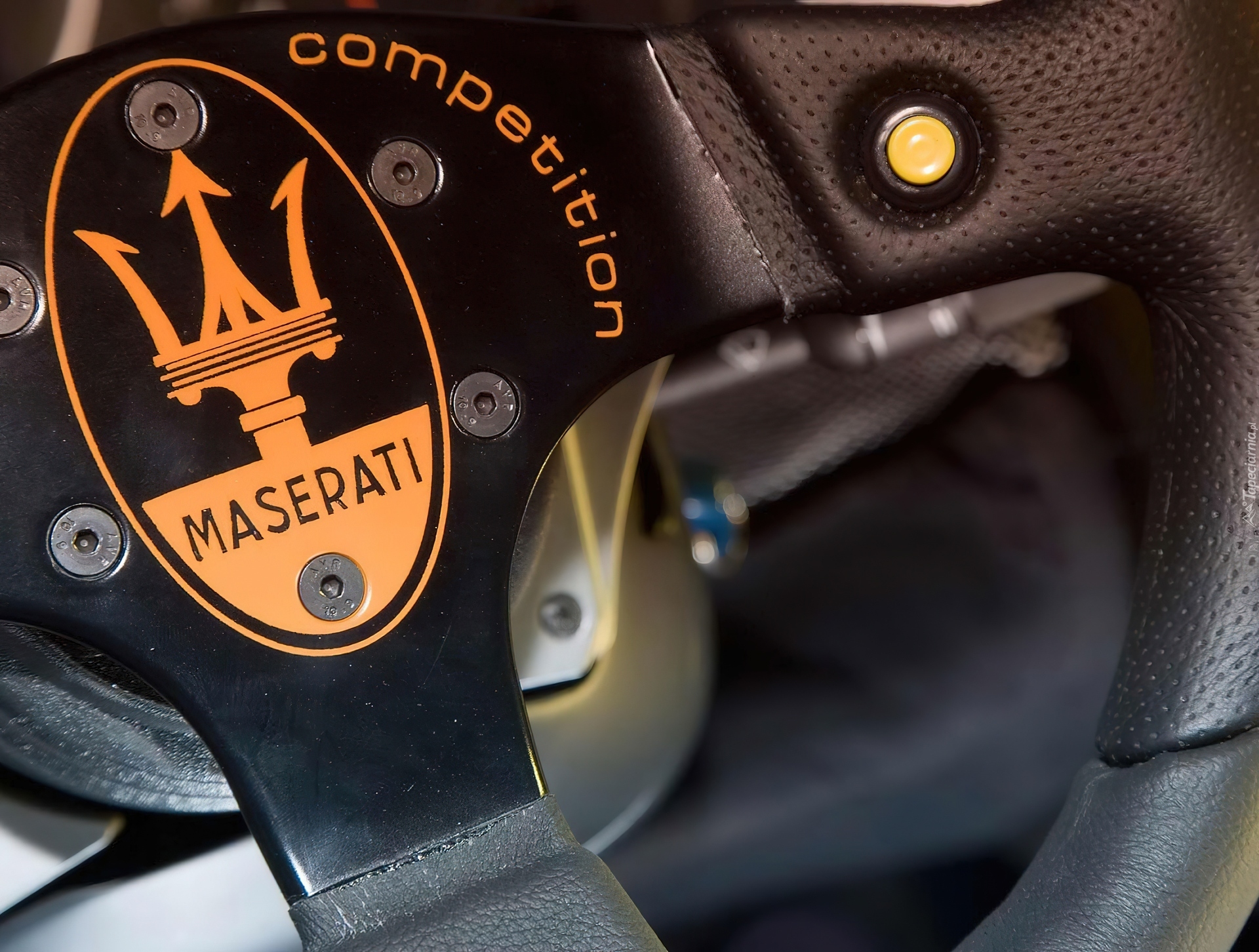 Maserati MC12, Kierownica