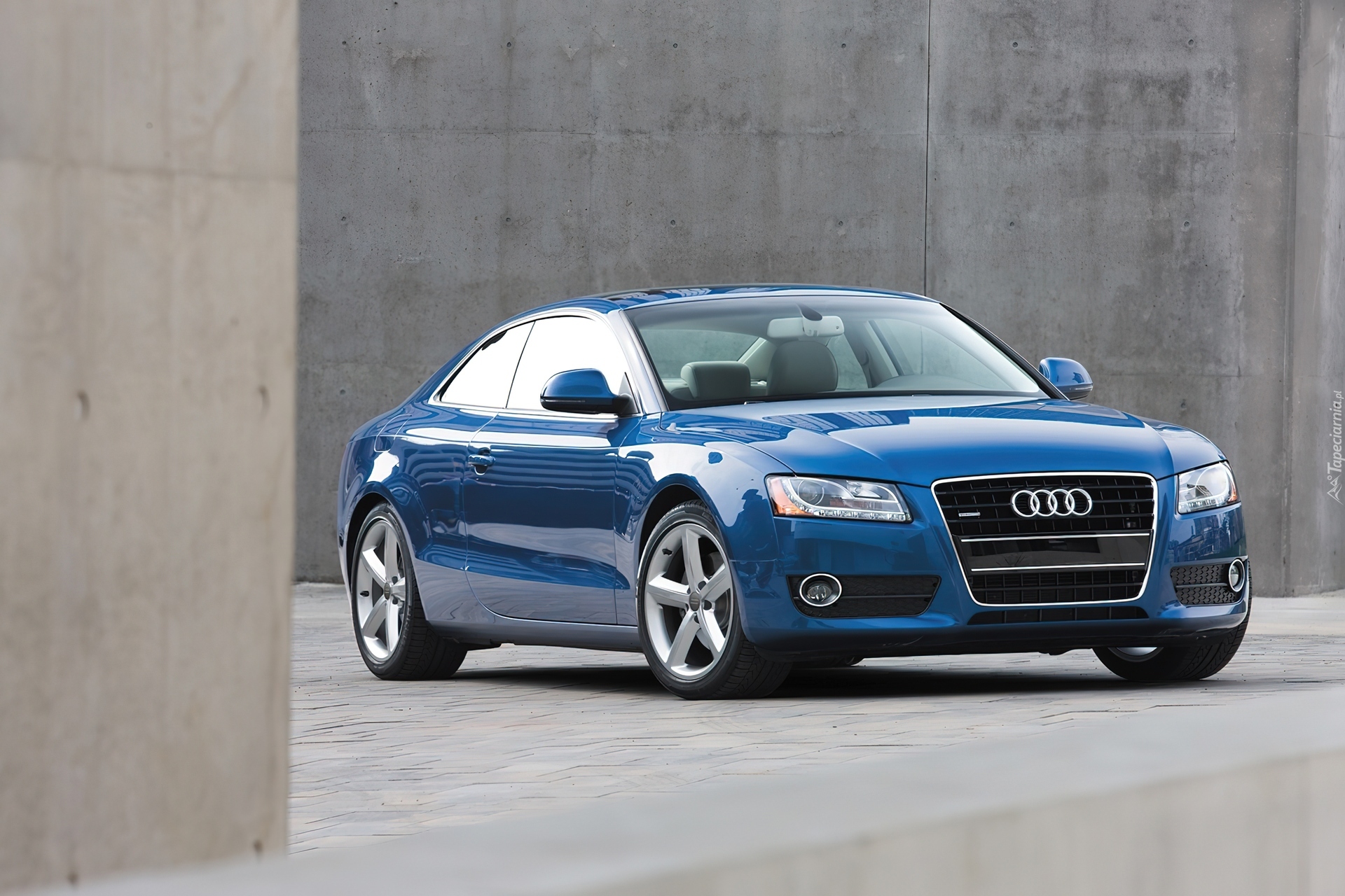 Audi a5 красная