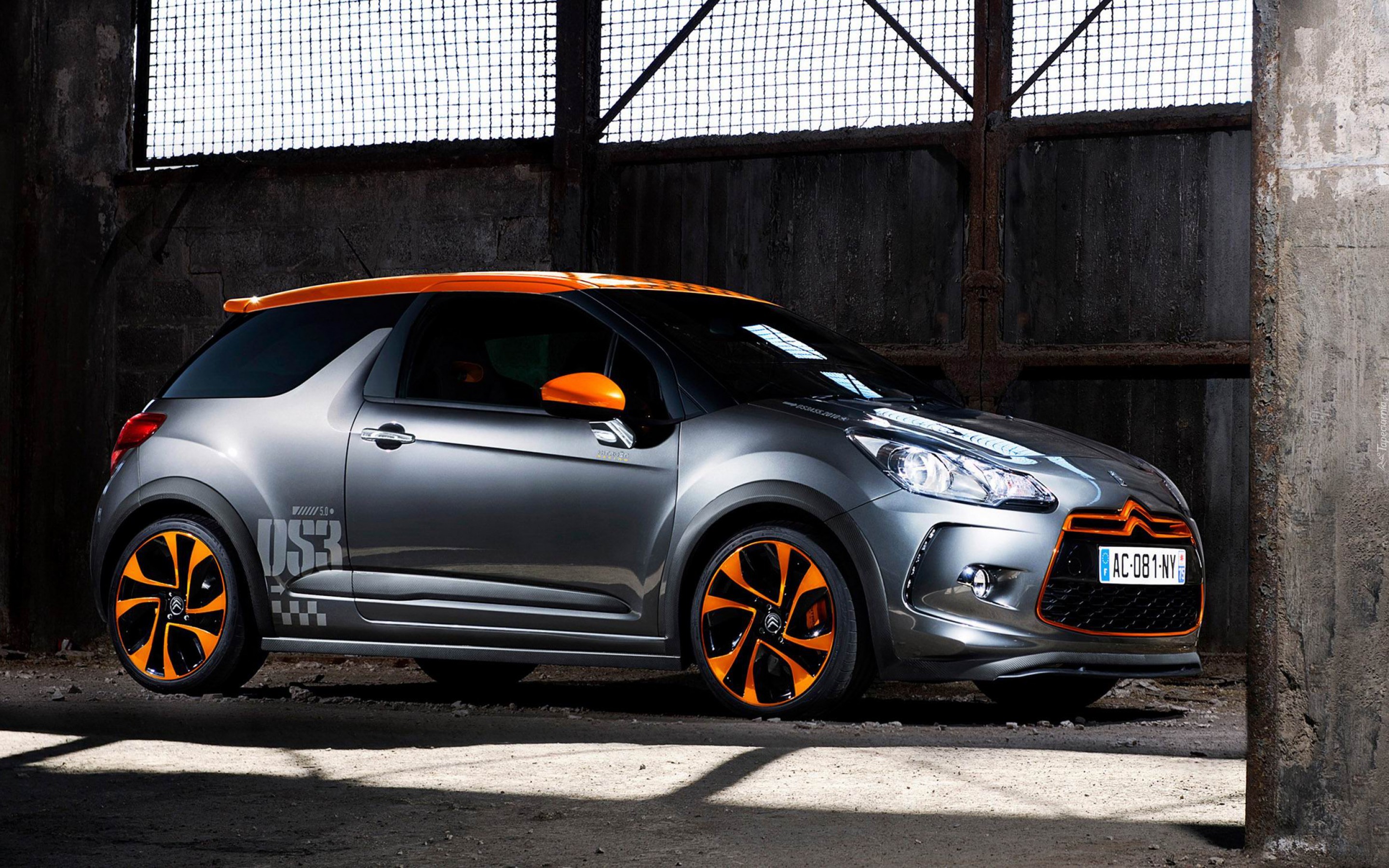 Citroen DS3, Prawy, Profil