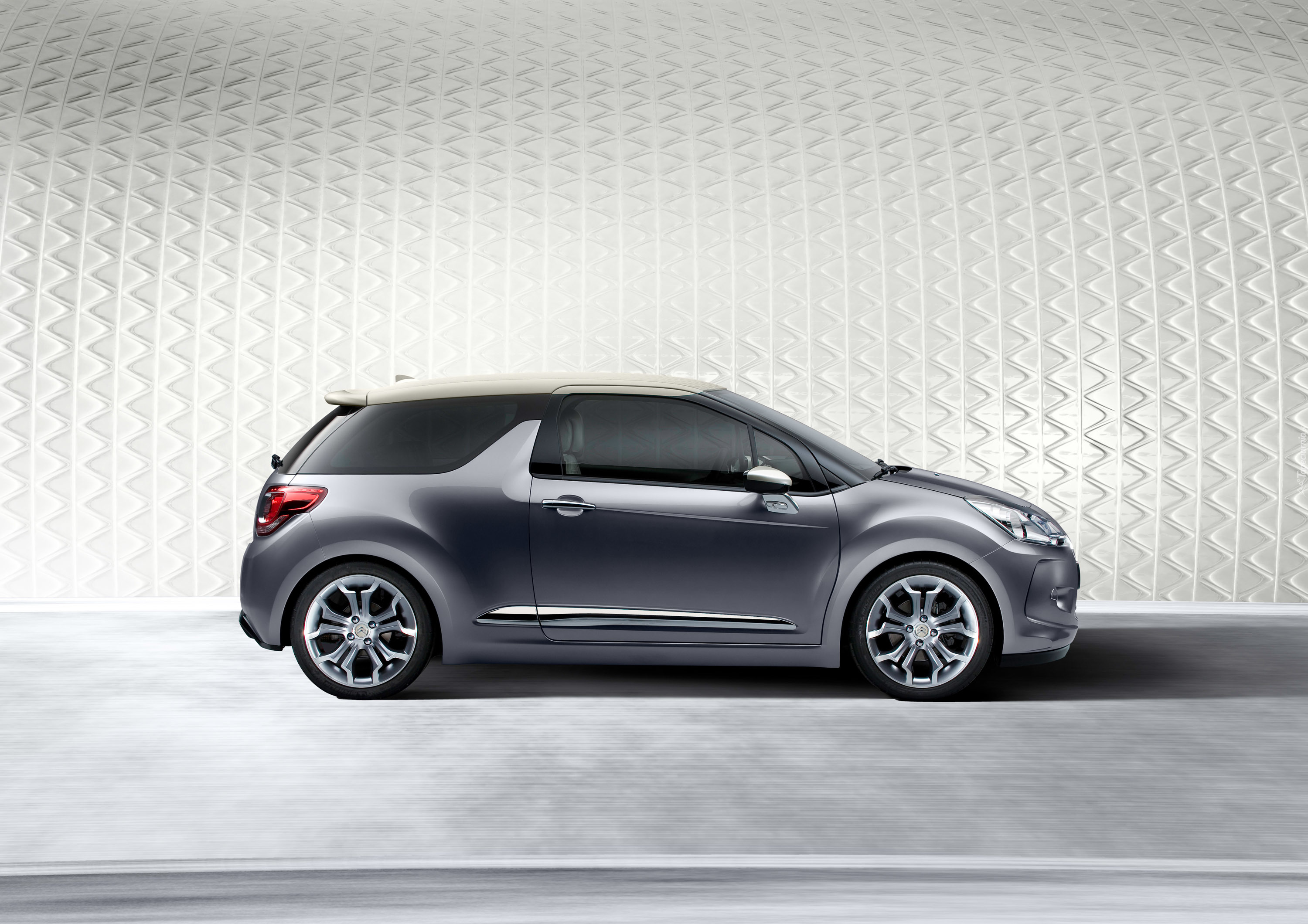 Citroen DS3, Szyby, Boczne