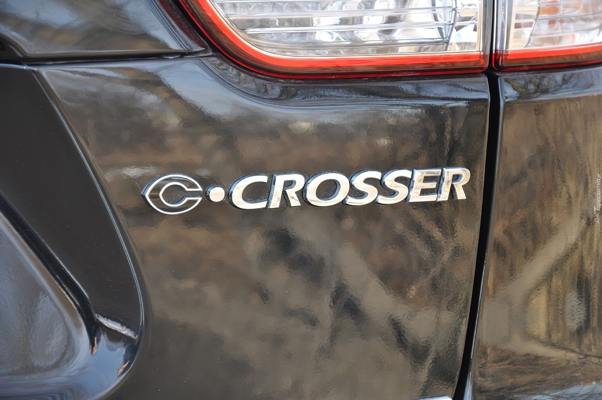 Emblemat, C-Crosser