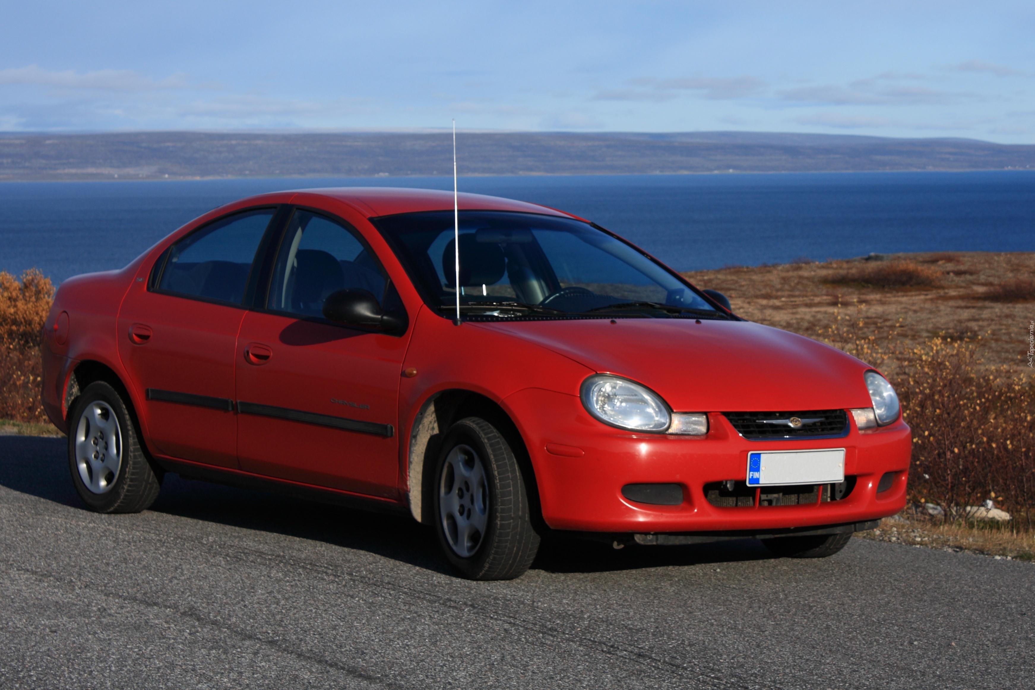 Czerwony, Chrysler Neon, Antena