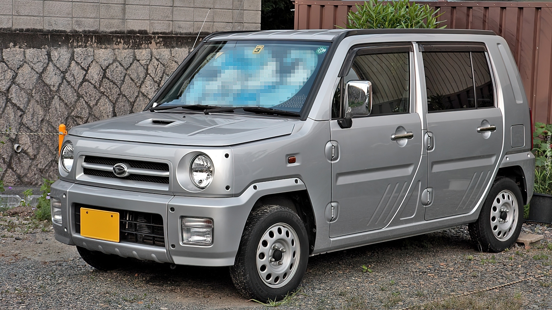 Daihatsu Naked