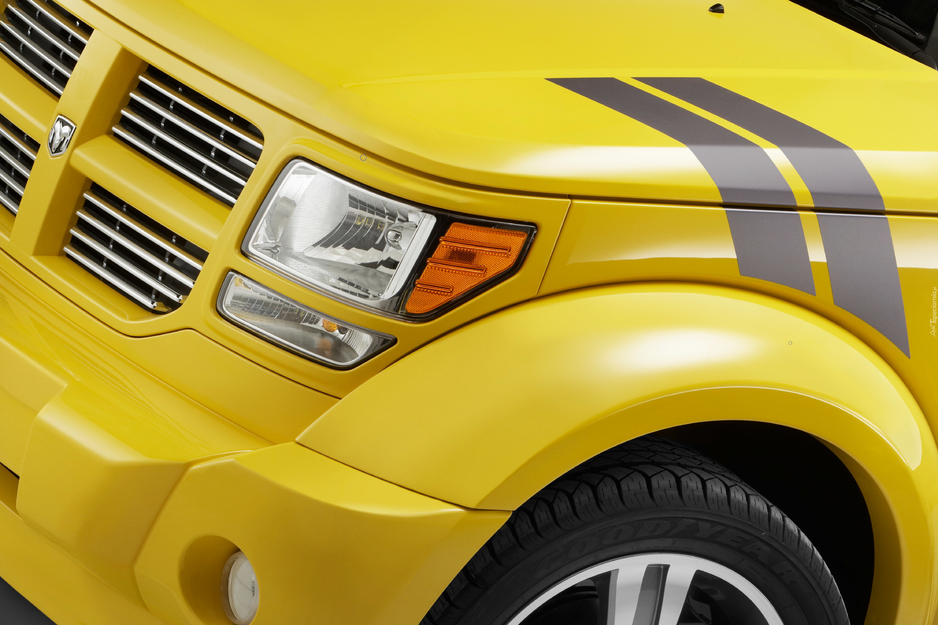 Dodge Nitro, Reflektor