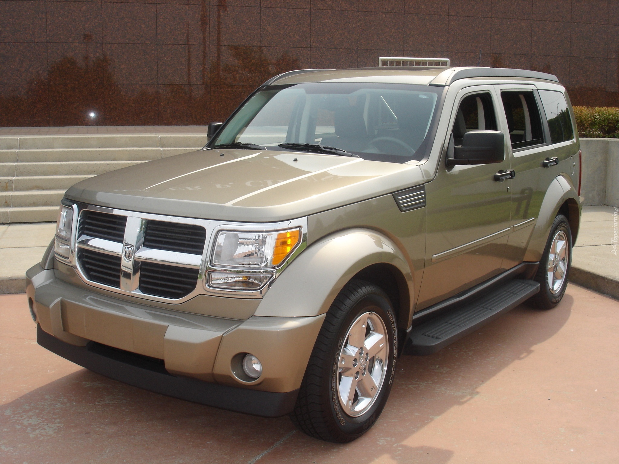 Piaskowy, Dodge Nitro, Halogeny