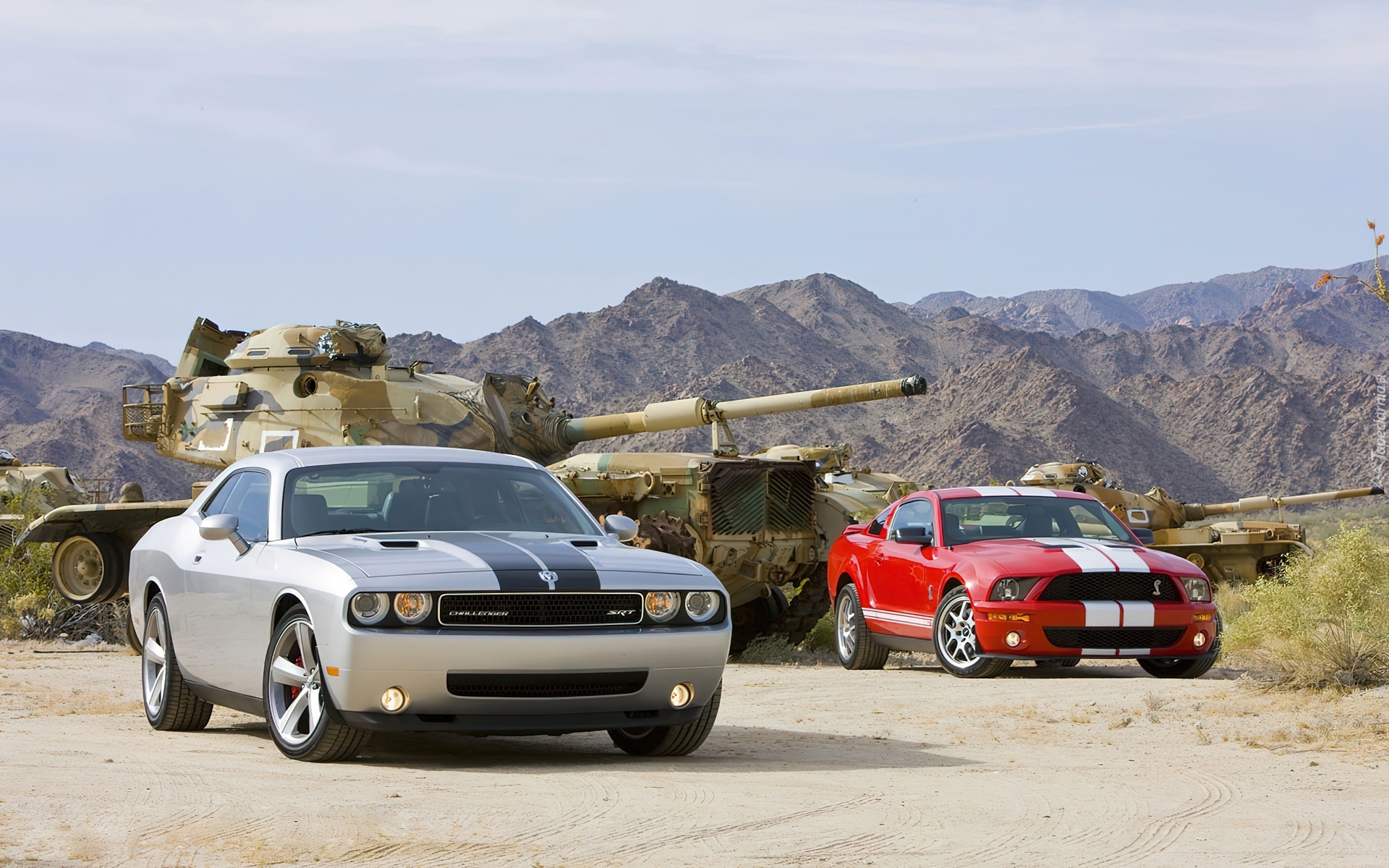 Dodge Challenger, Mustang, Czołg