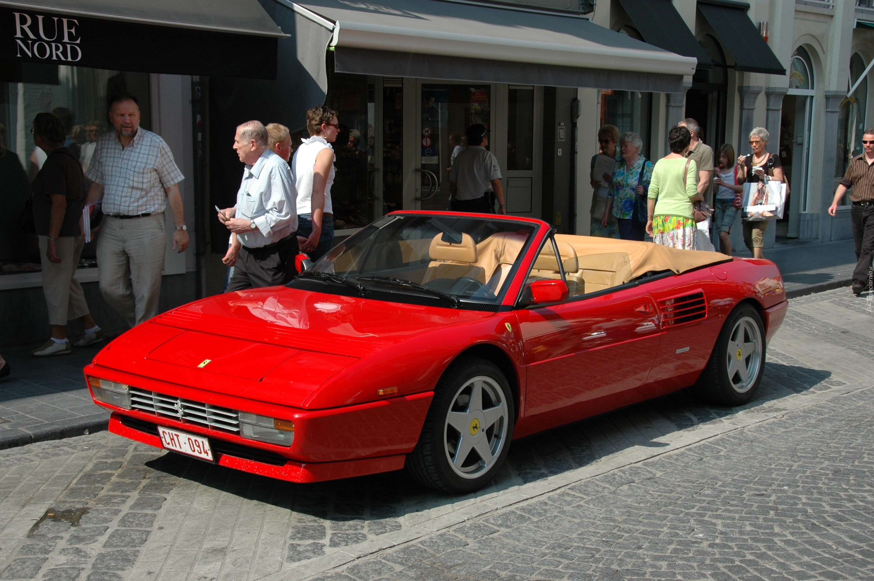 Ferrari Mondial, Beżowe, Wnętrze