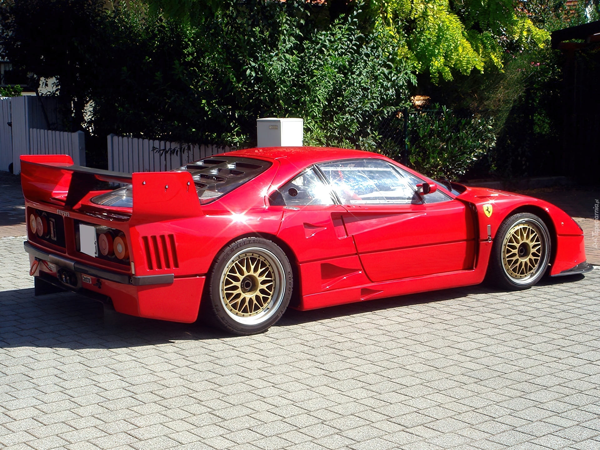 Ferrari F 40, Złote, Alufelgi