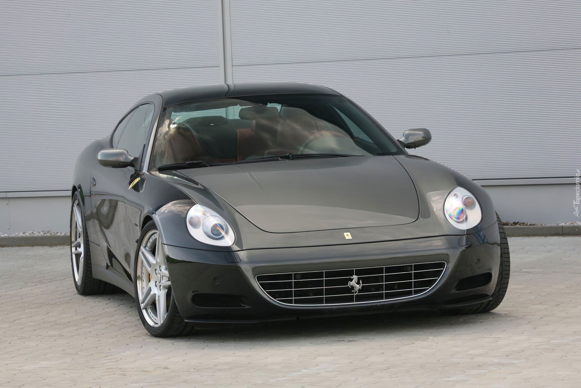 Szare, Ferrari 612 Scaglietti, Maska