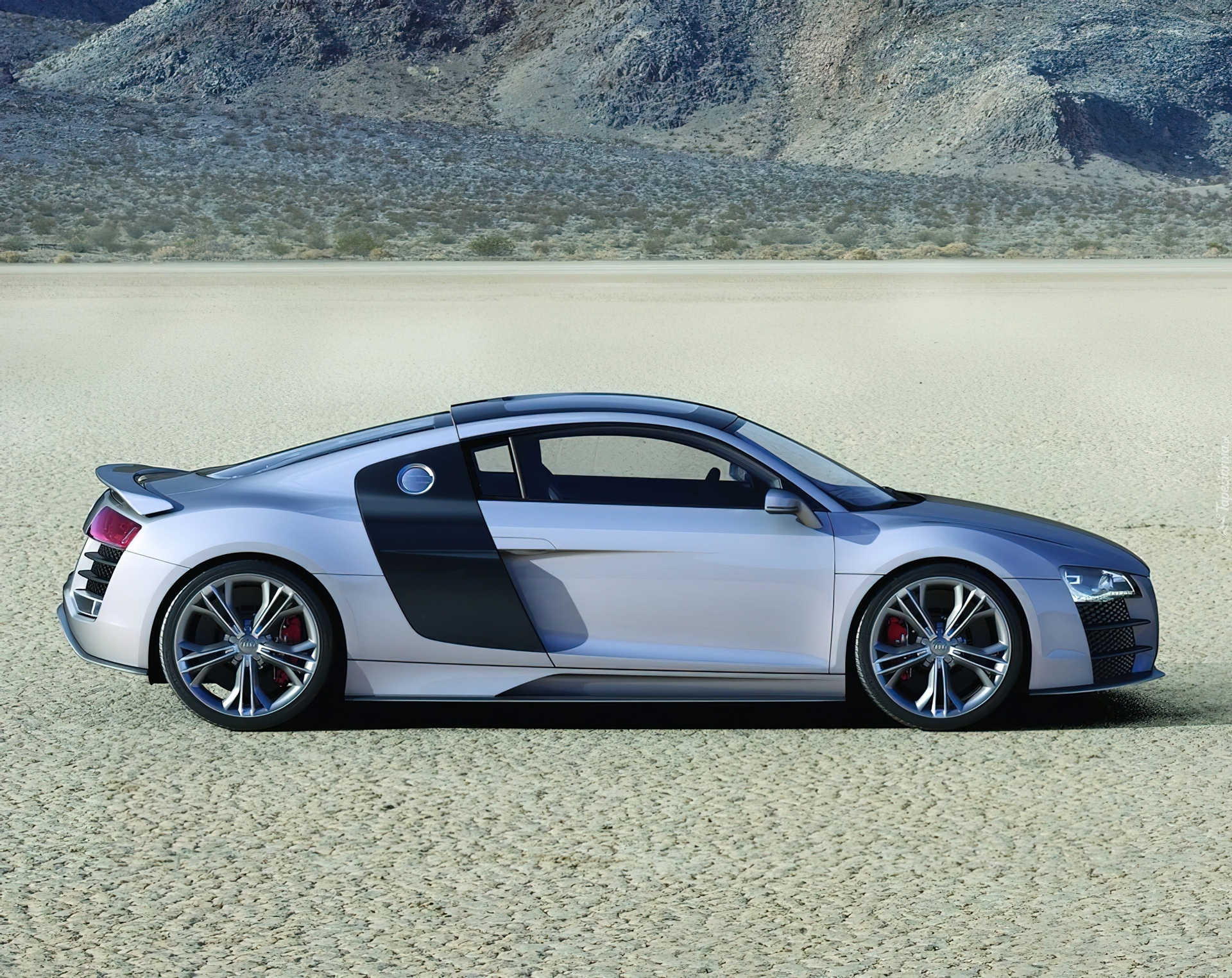 Srebrne, Audi R8