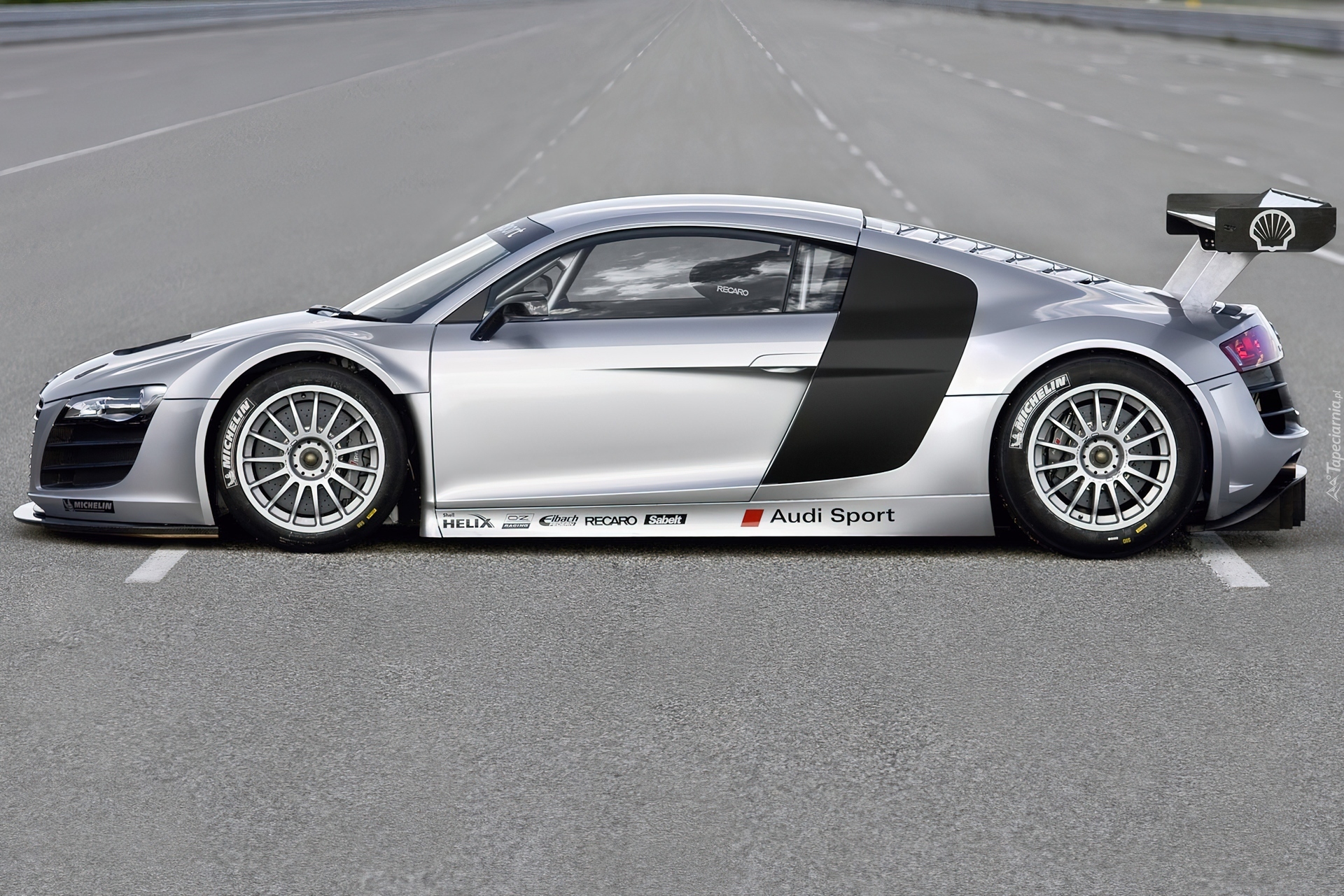 Audi R8, Spojler, Sport