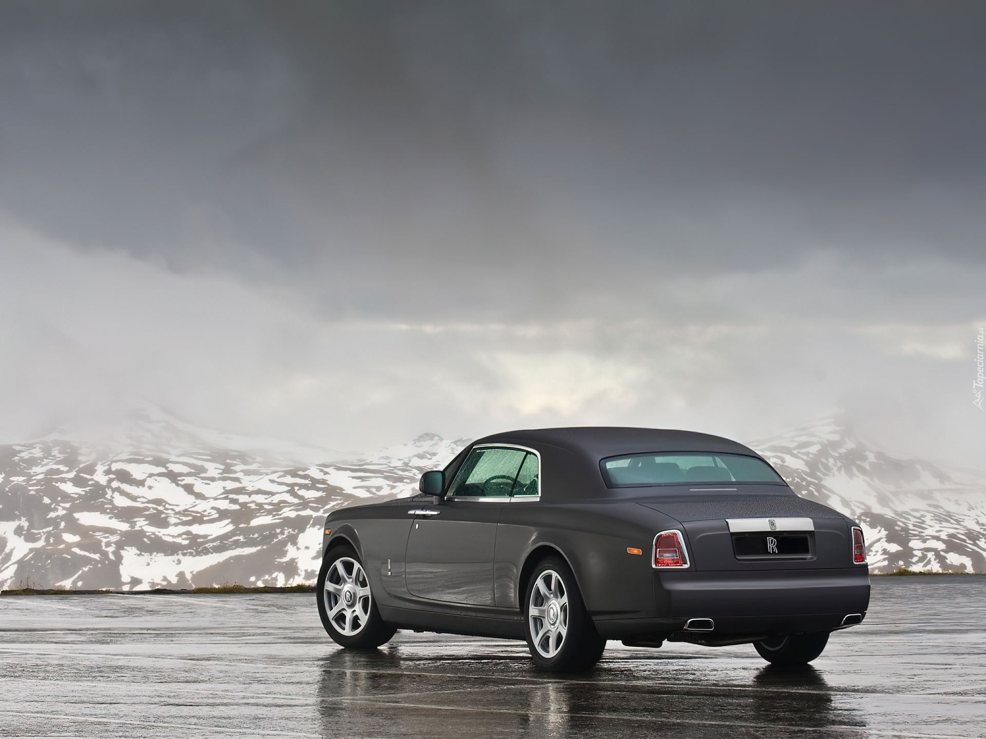 Rolls-Royce Phantom Coupe, Układ, Wydechowy