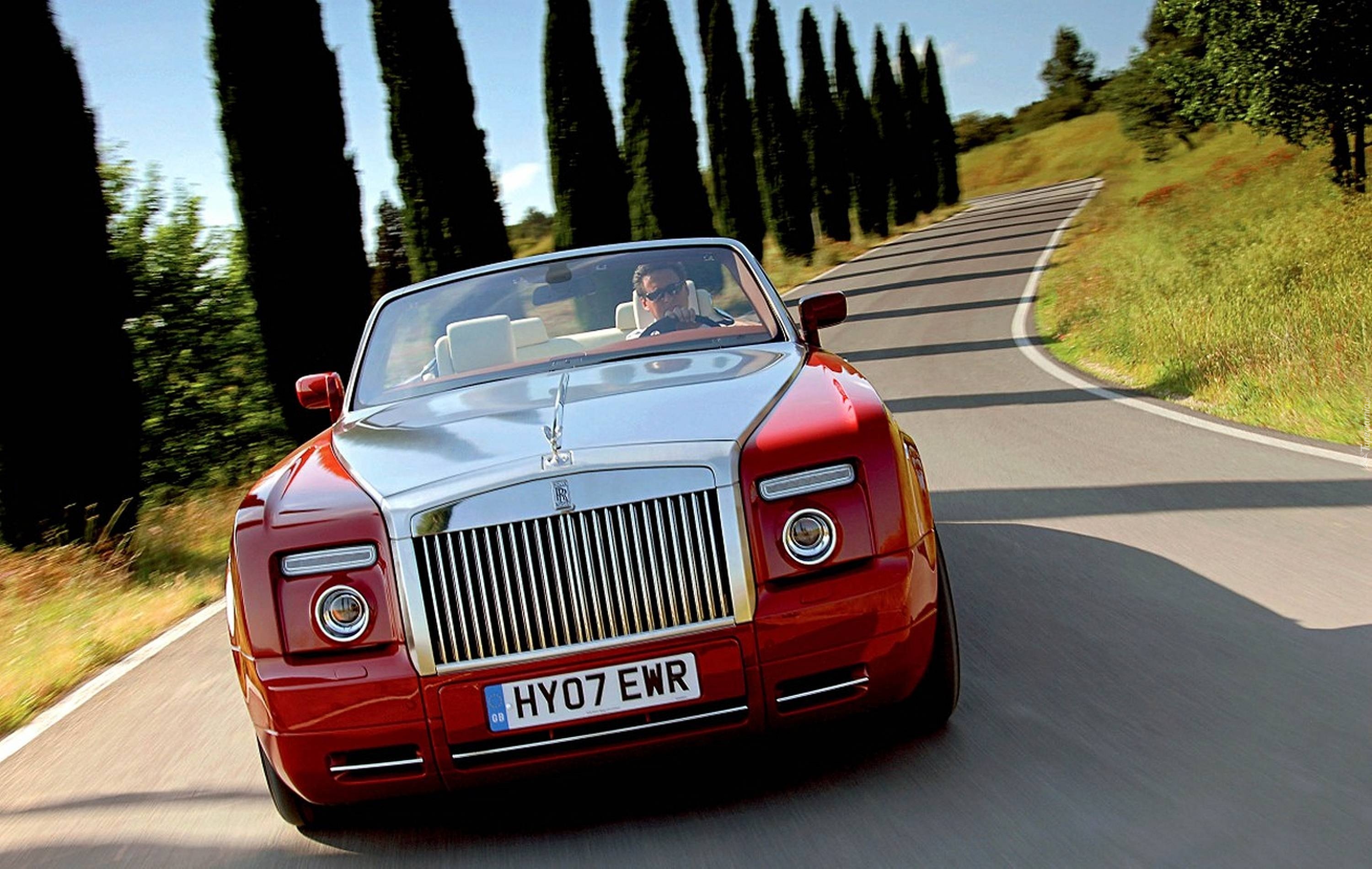 Czerwony, Rolls Royce Phantom Drophead