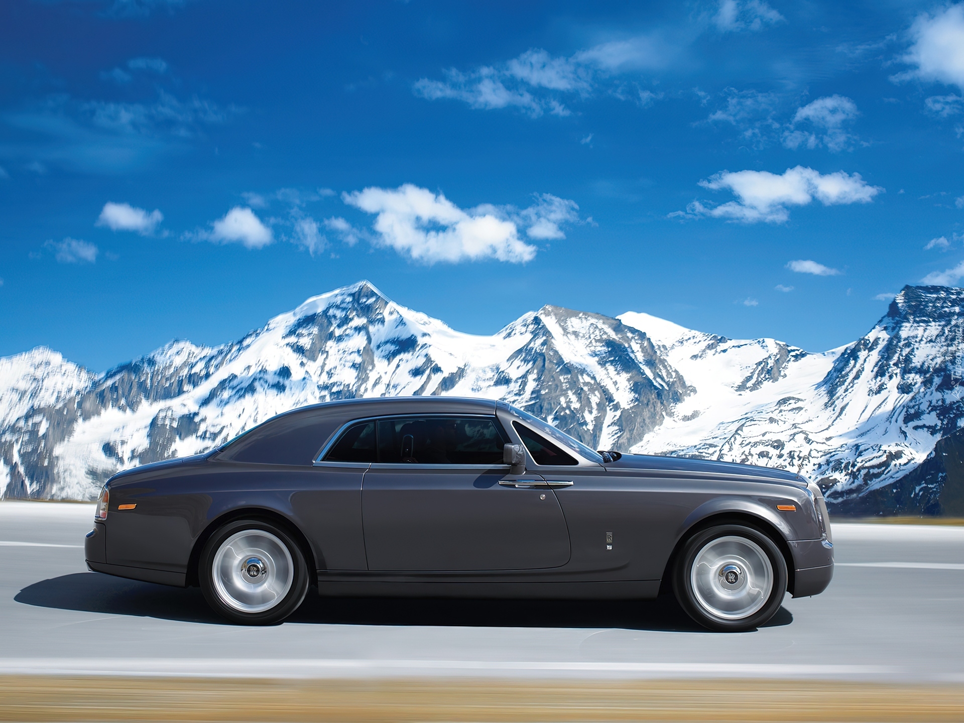 Rolls-Royce Phantom Coupe, Góry, Droga