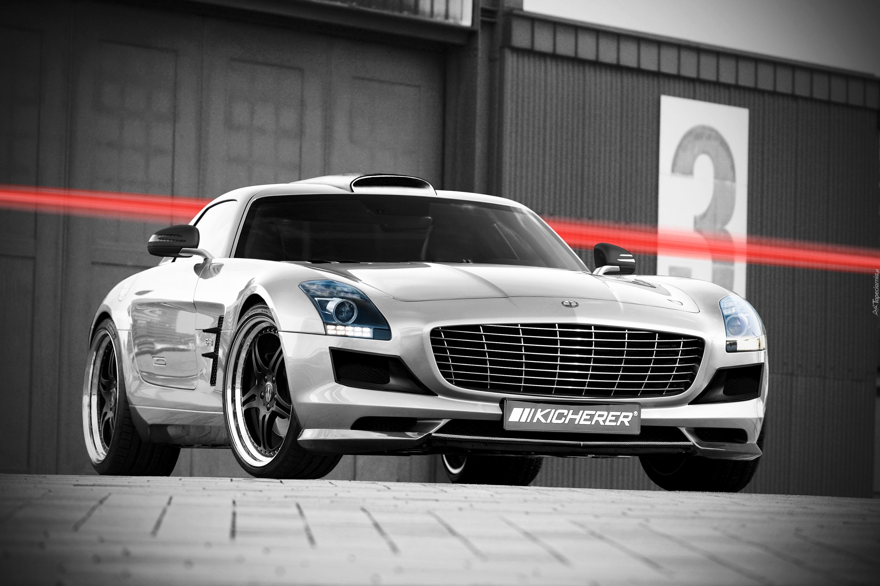 Mercedes SLS, Grill, Kicherer