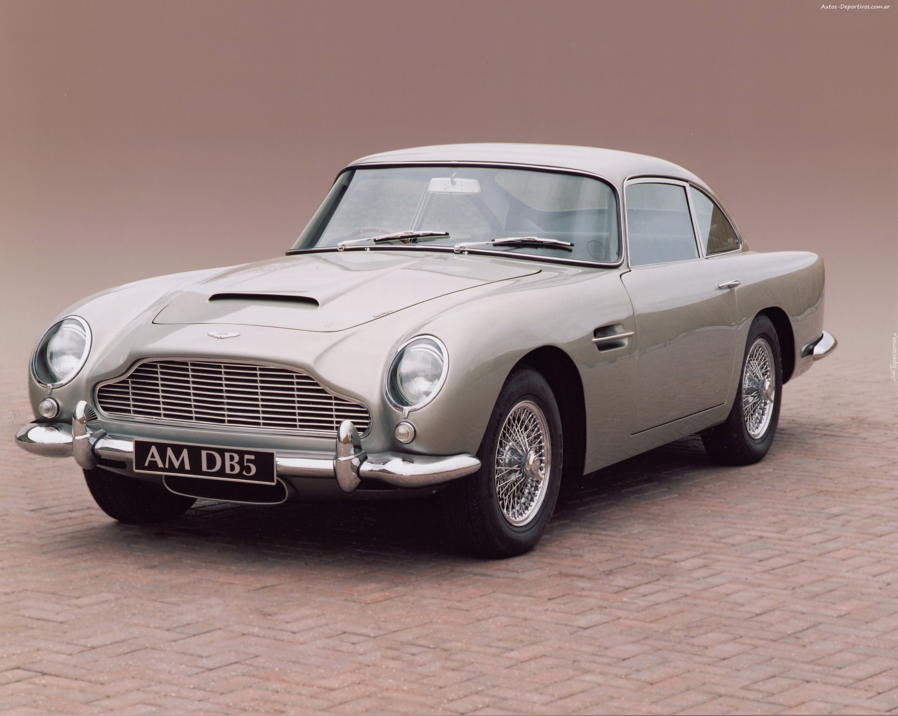 Aston Martin DB4