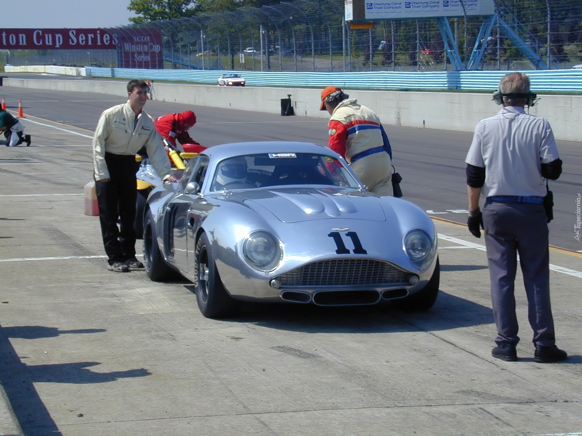 Aston Martin DB4, Pit, Stop