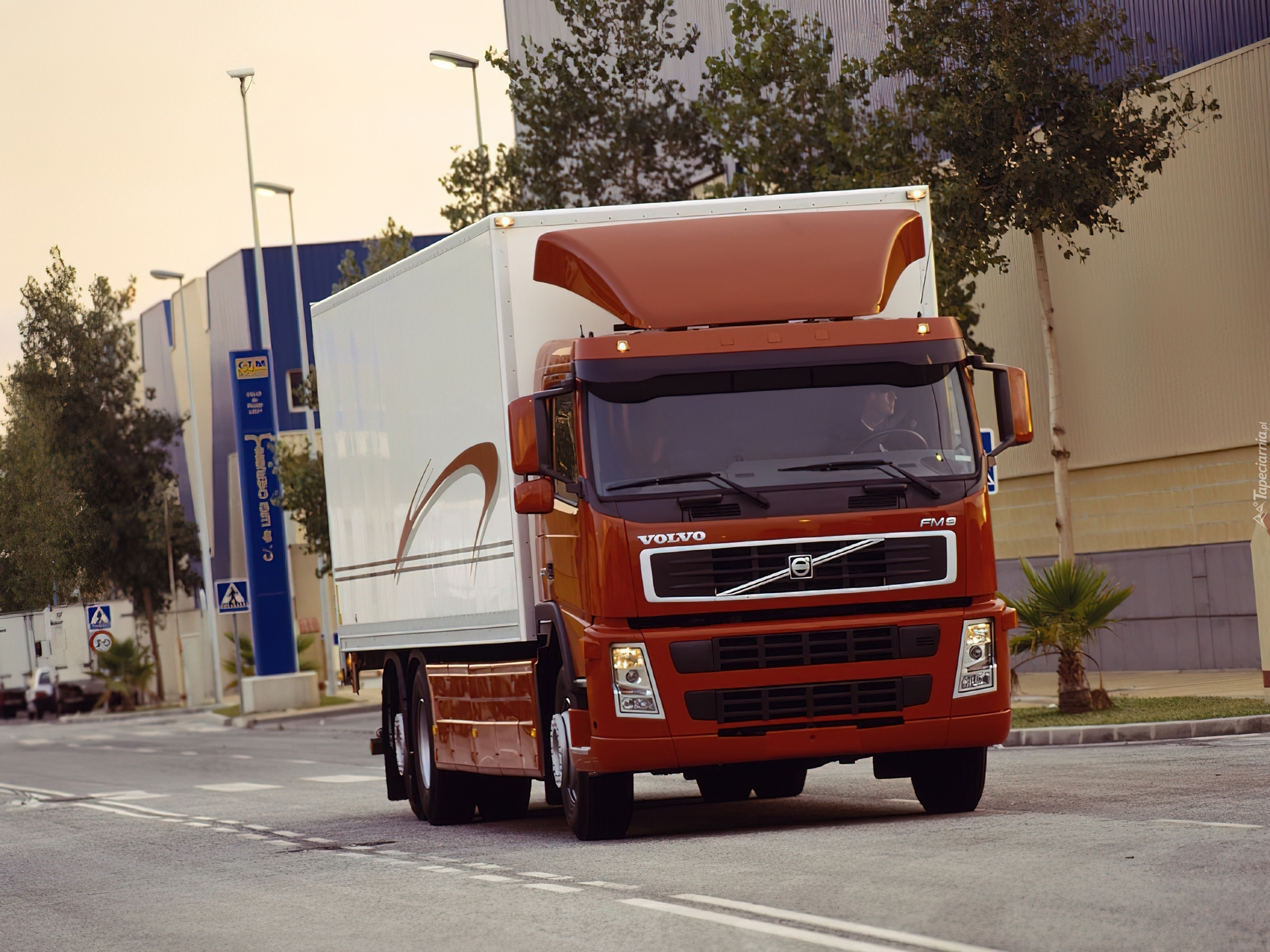 Вольво fm9. Volvo fm 6x2. Volvo fm9 4*2. Volvo fm9 самосвал.