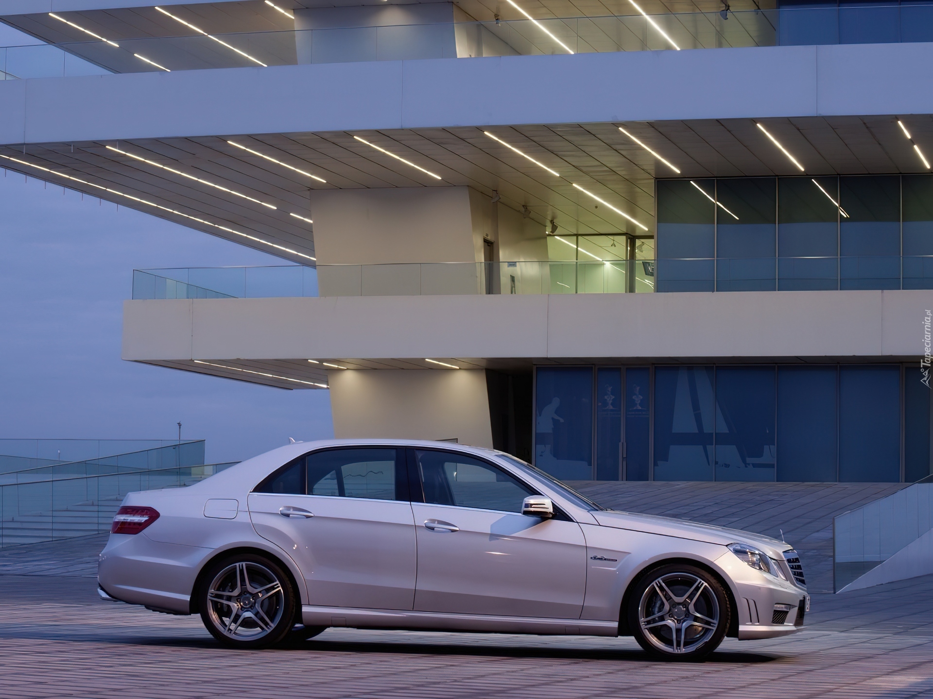 Mercedes Benz E63, AMG, Miasto