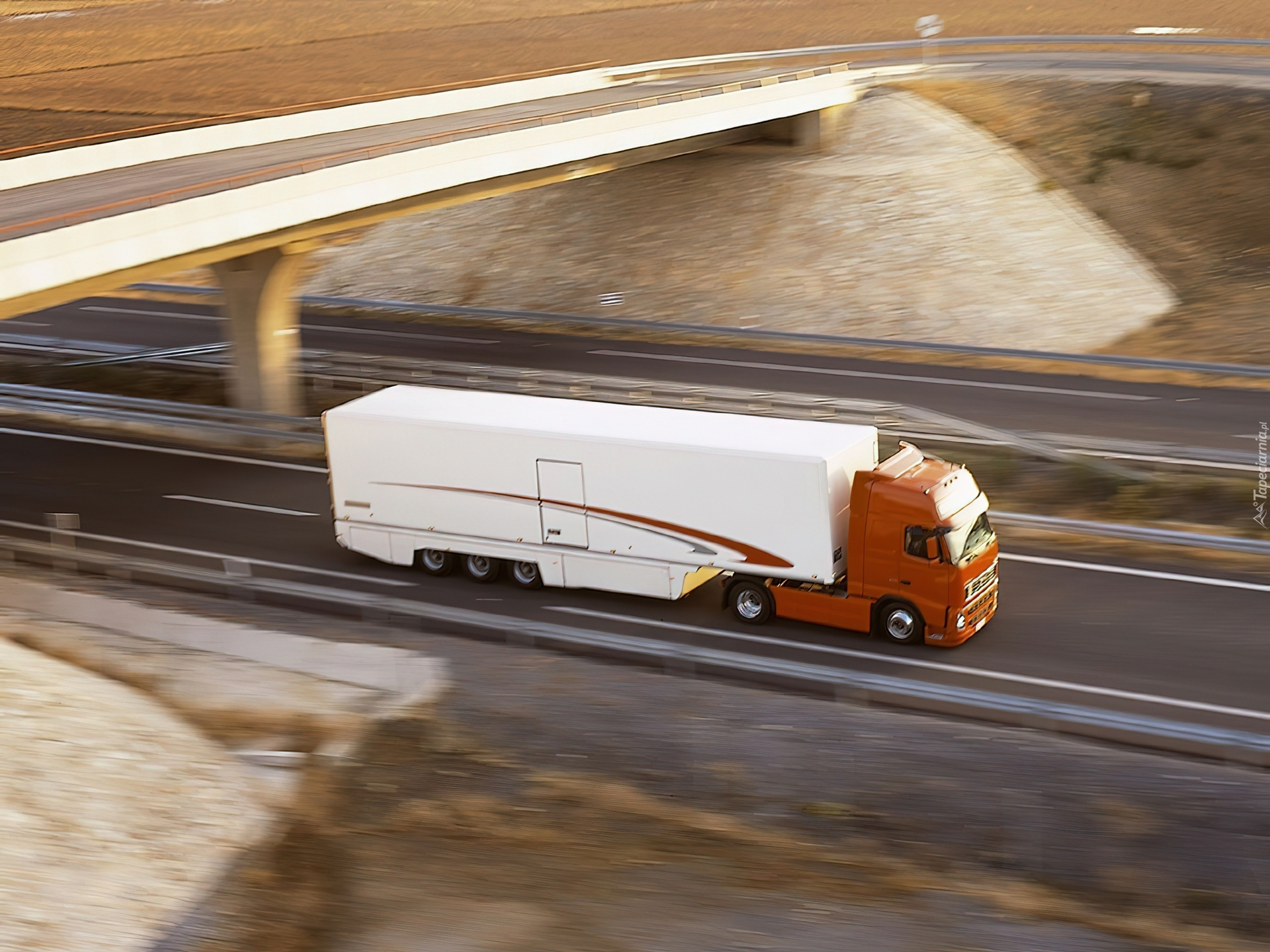 Ciężarówka Volvo, Ciągnik i Przyczepa, Autostrada