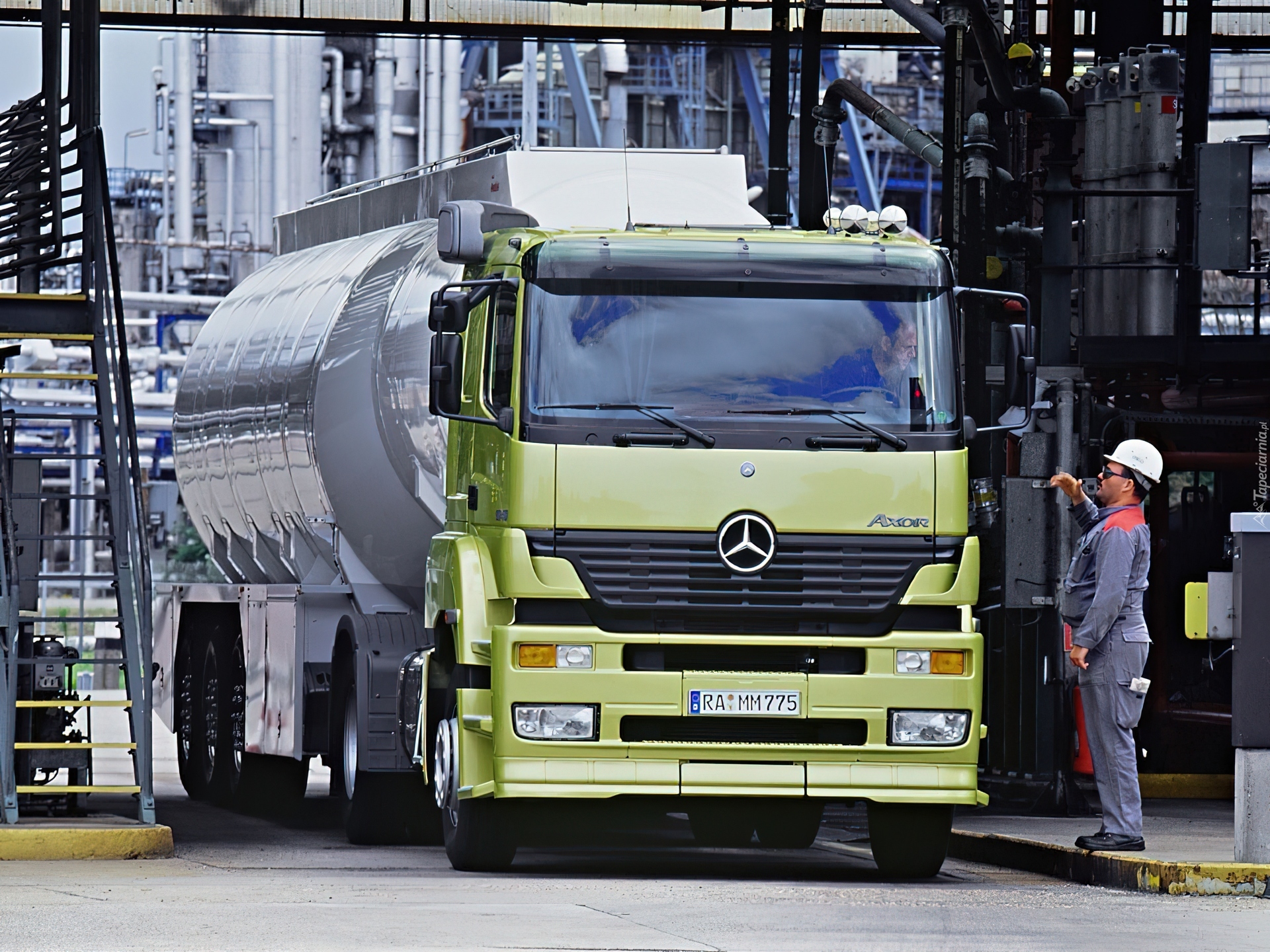 Ciągnik Mercedes