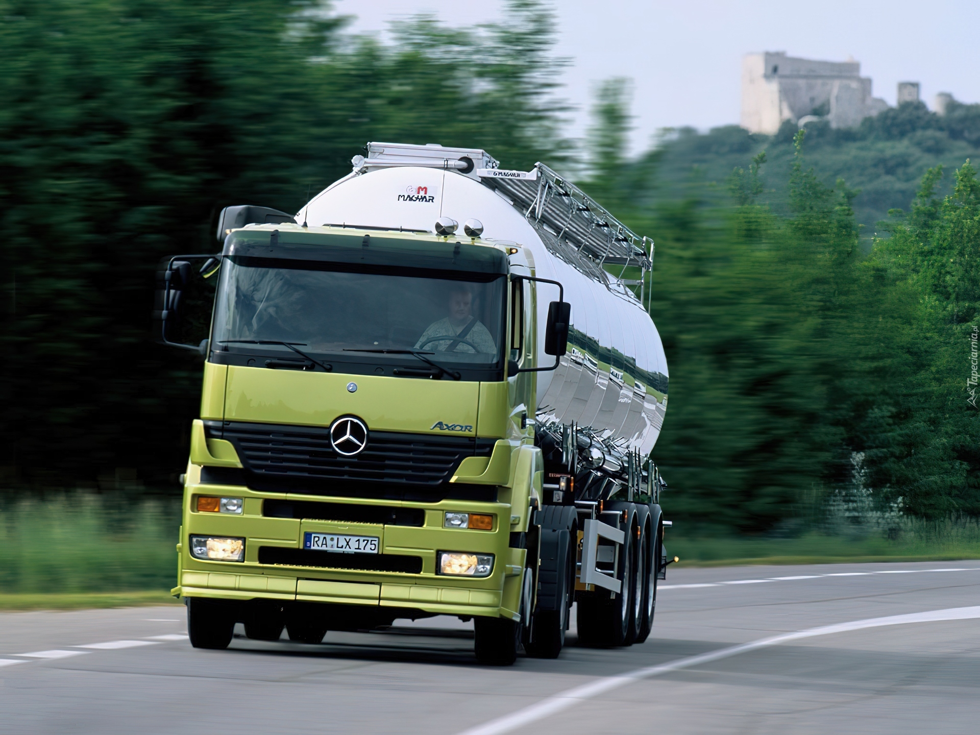 Ciągnik Mercedes, Ciągnik i Cysterna