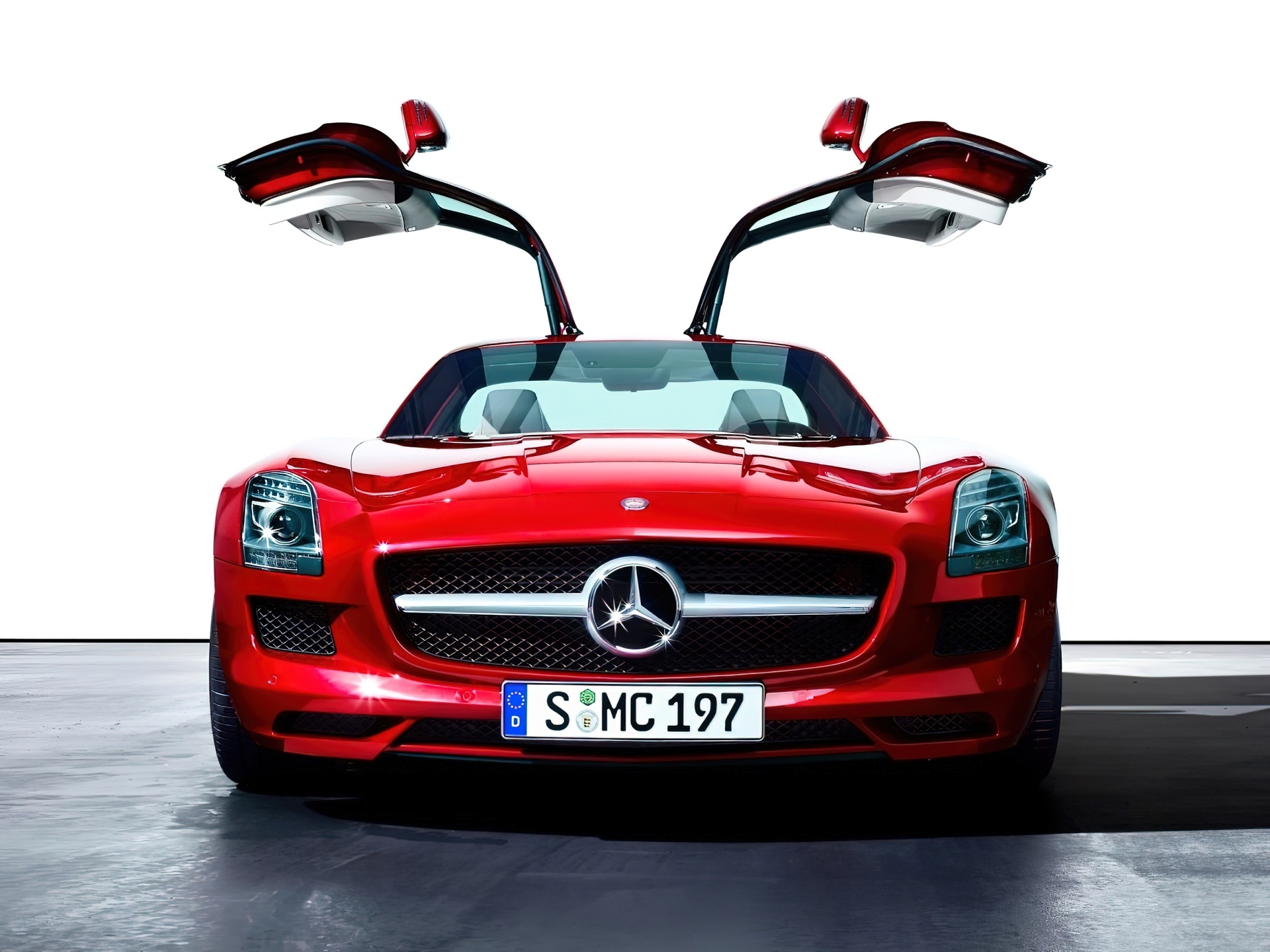 Mercedes Benz SLS, Unoszone, Drzwi