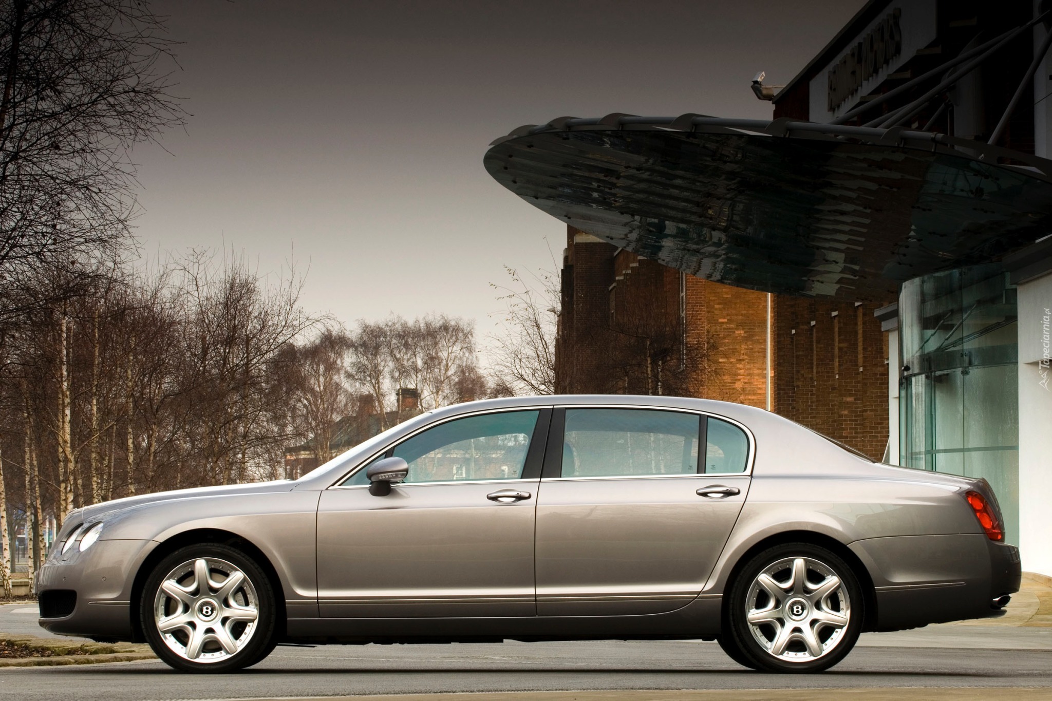 Bentley Continental Flying Spur, Limuzyna