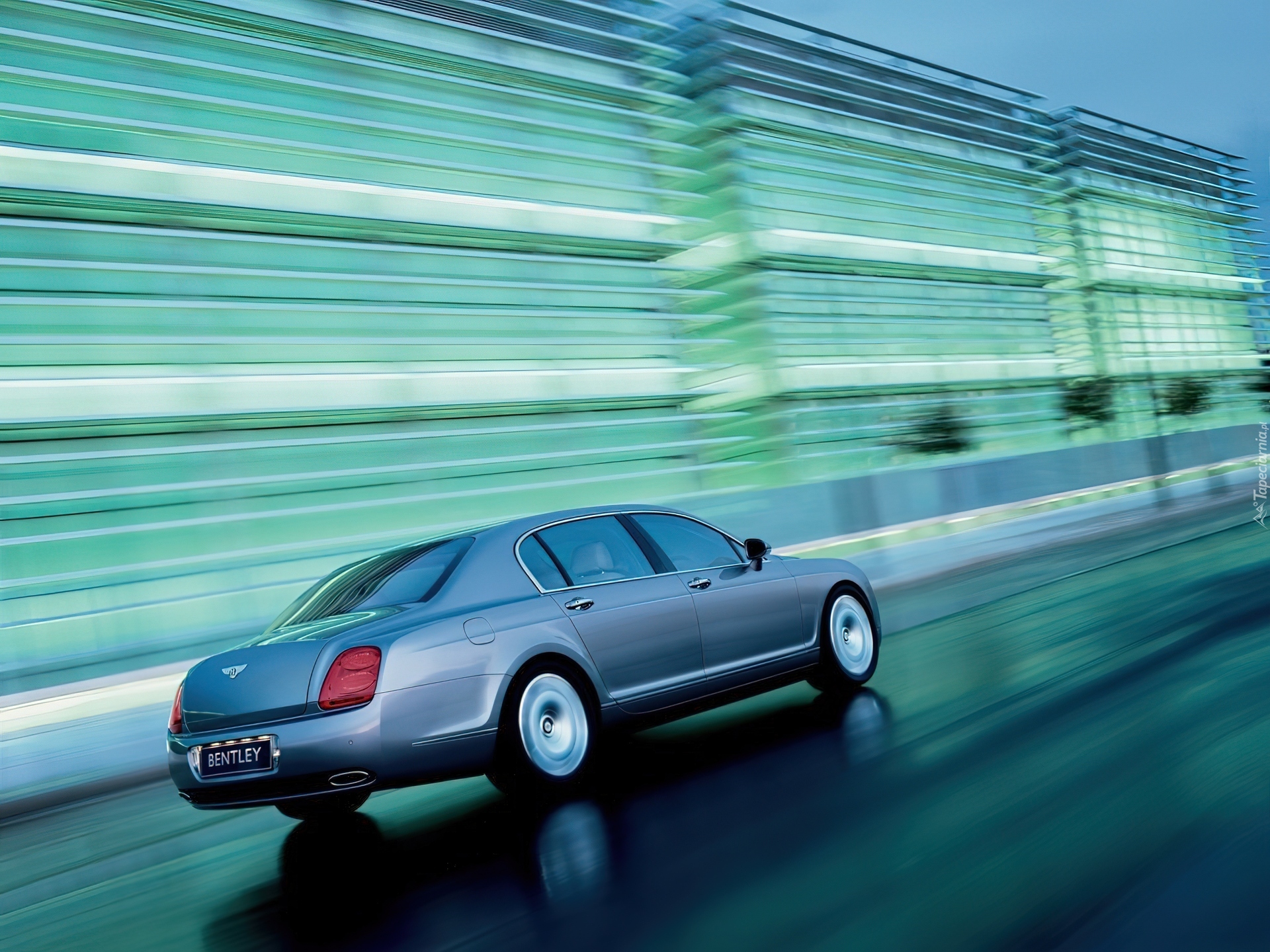 Bentley Continental Flying Spur, Mokra, Ulica