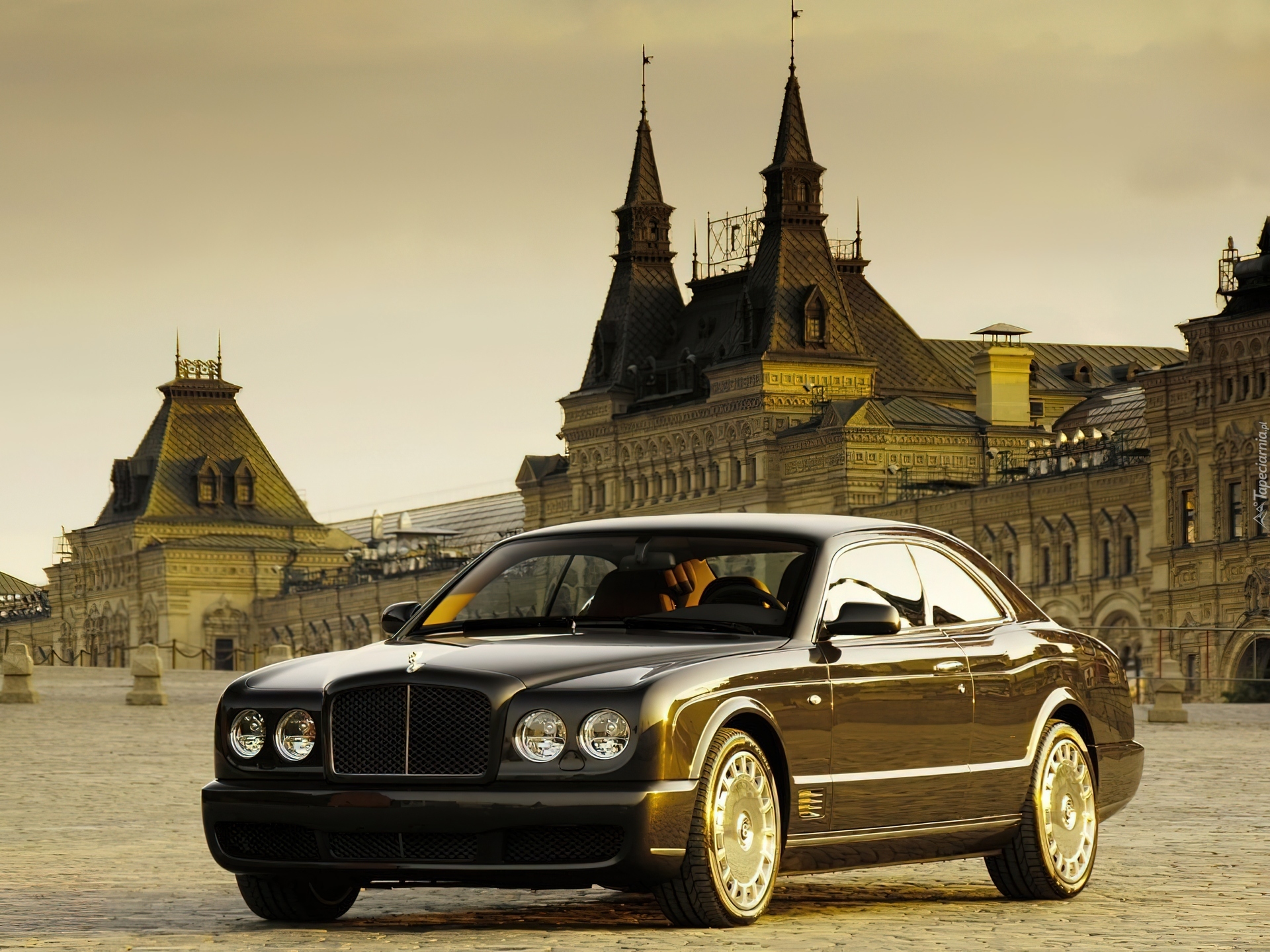 Bentley Brooklands, Boczne, Przetłoczenie