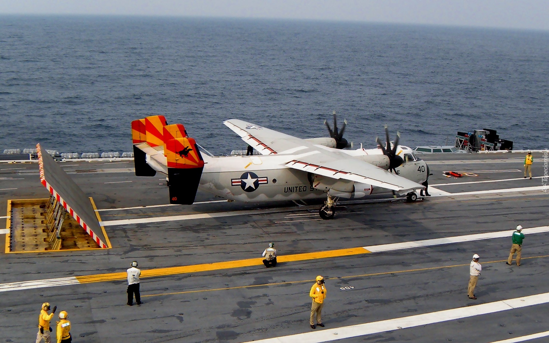 Grumman C-2 Greyhound, Carl Vinson