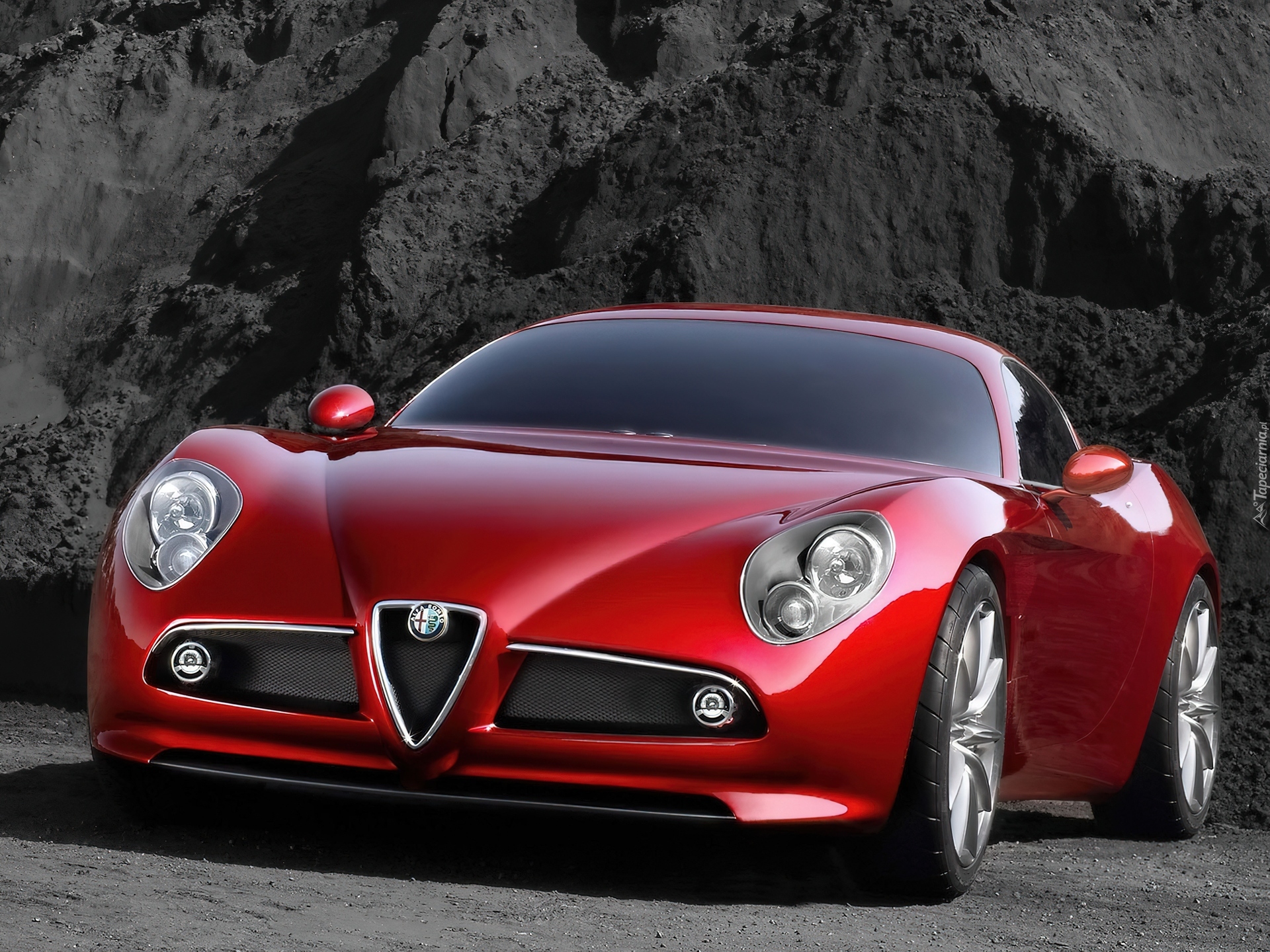 Alfa Romeo 8C Competizione, Halogeny, Szyba