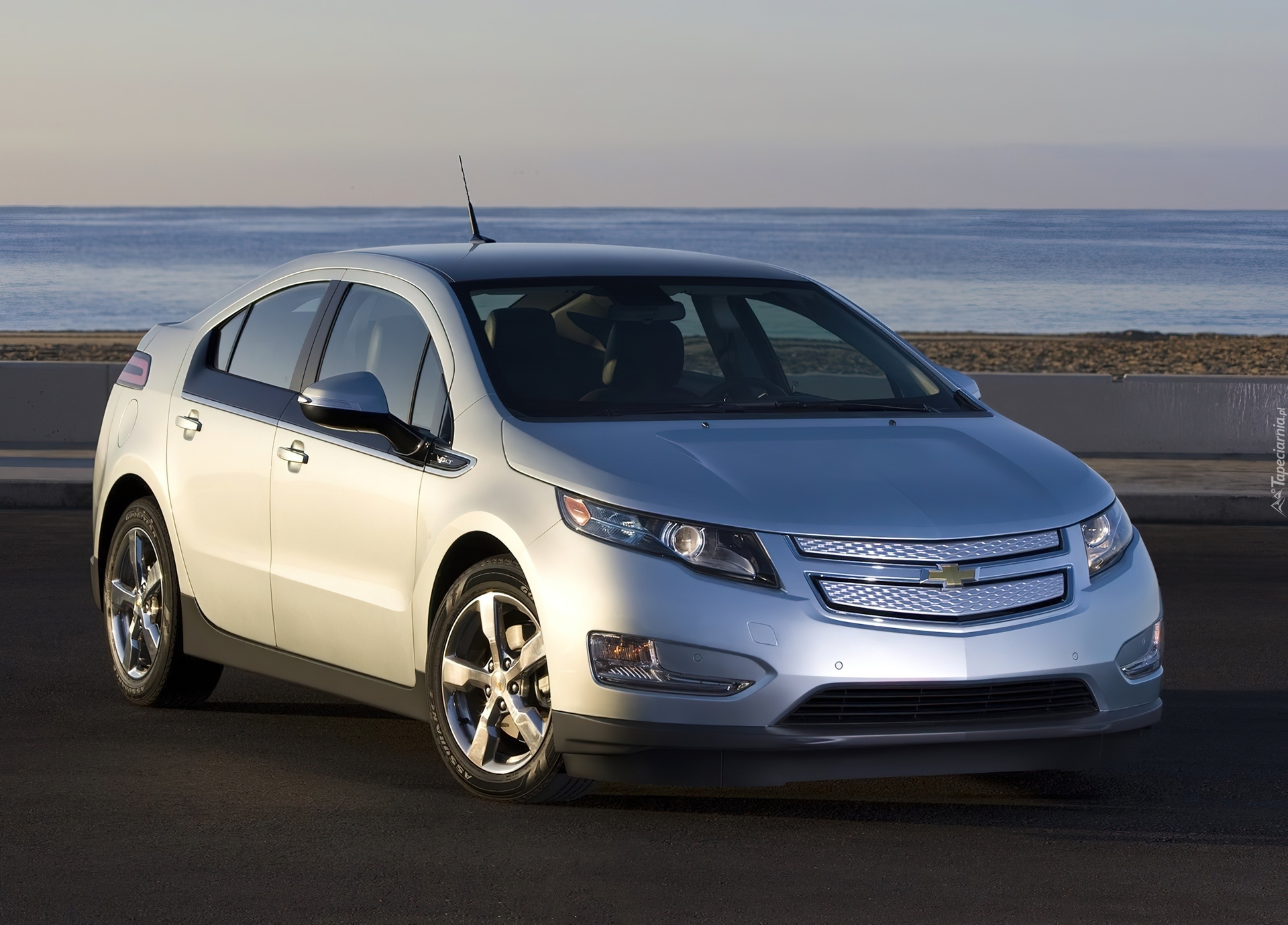 Chevrolet volt электромобиль