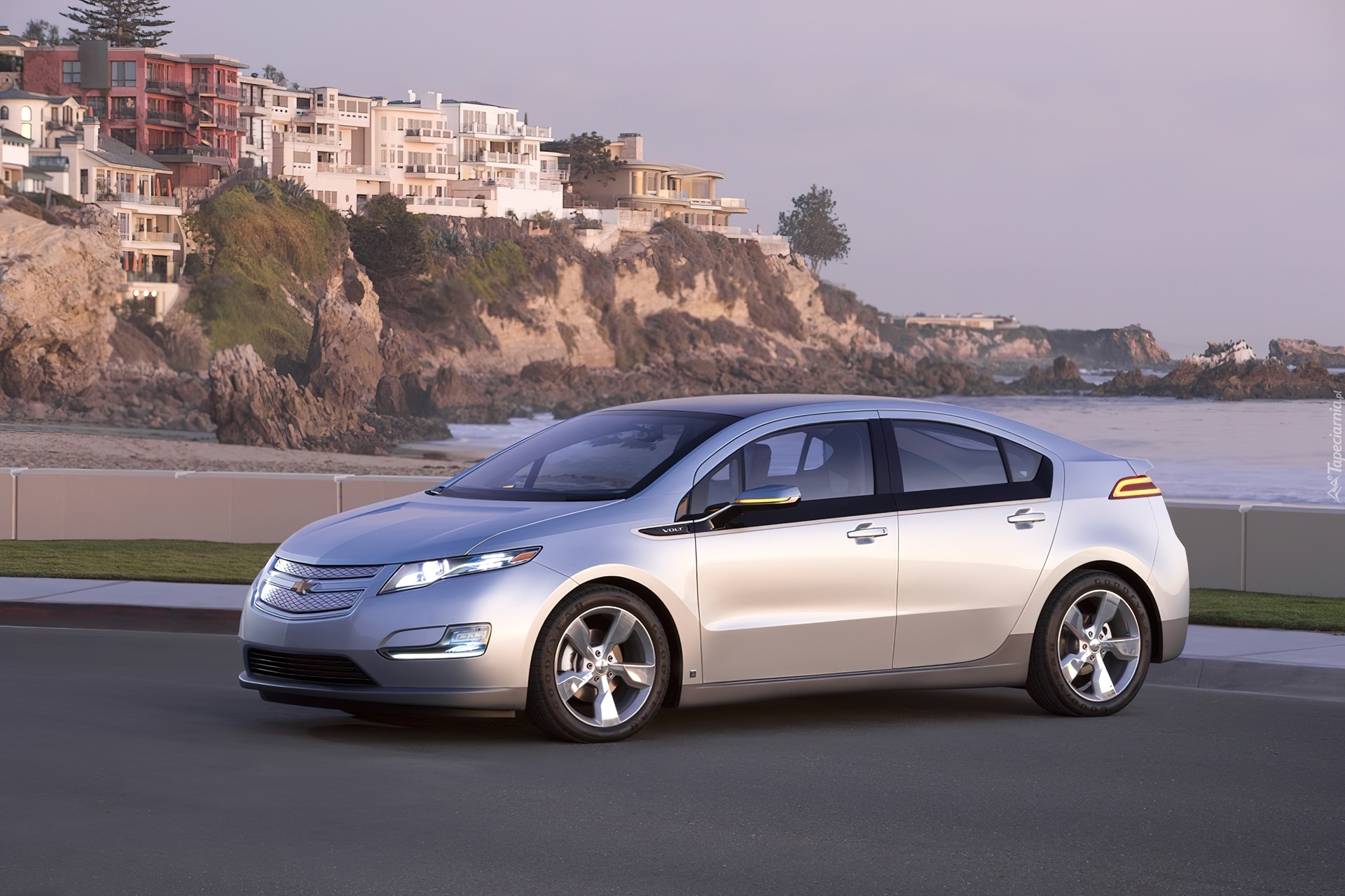 Chevrolet Volt, Sedan