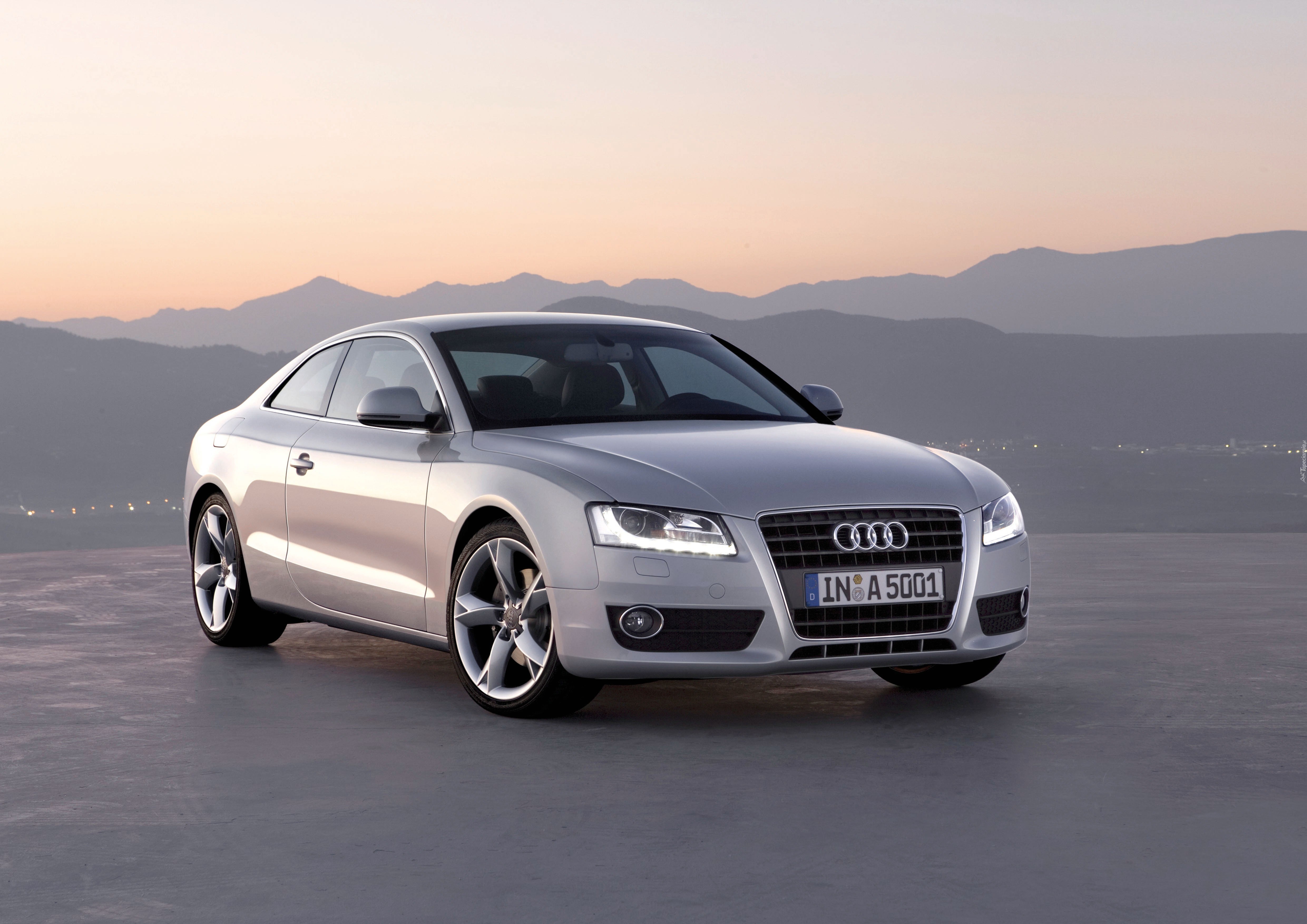 Audi a5 красная