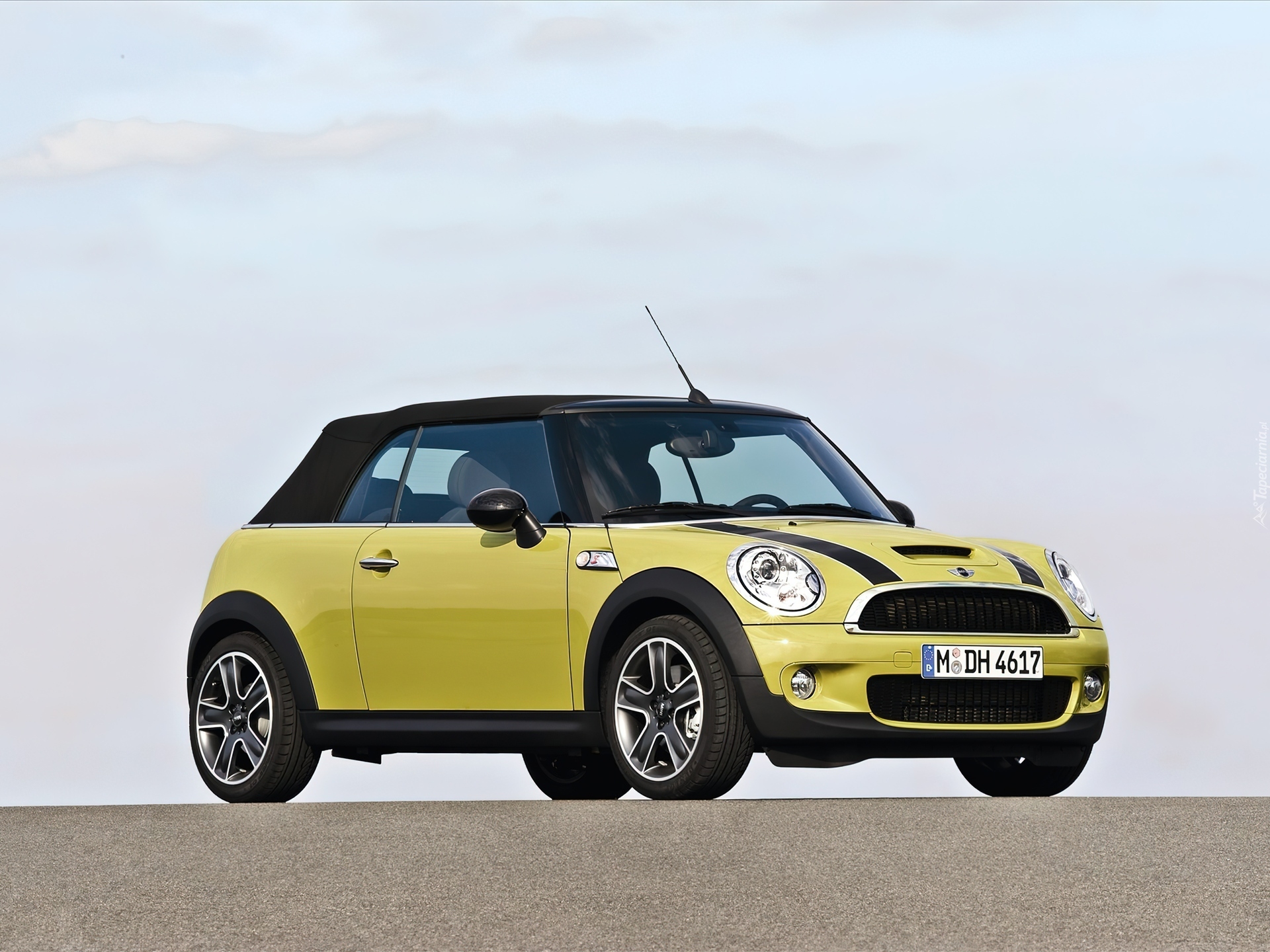 Mini Cooper Cabrio, Czarne, Pasy