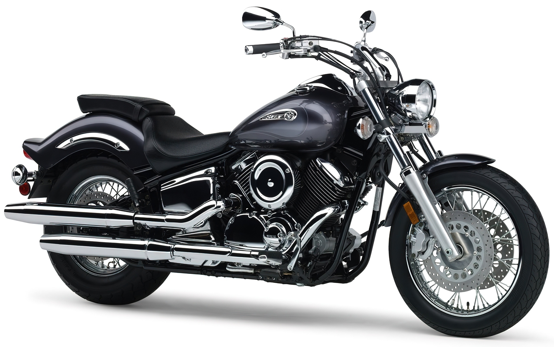 Yamaha V-Star 950, Bak