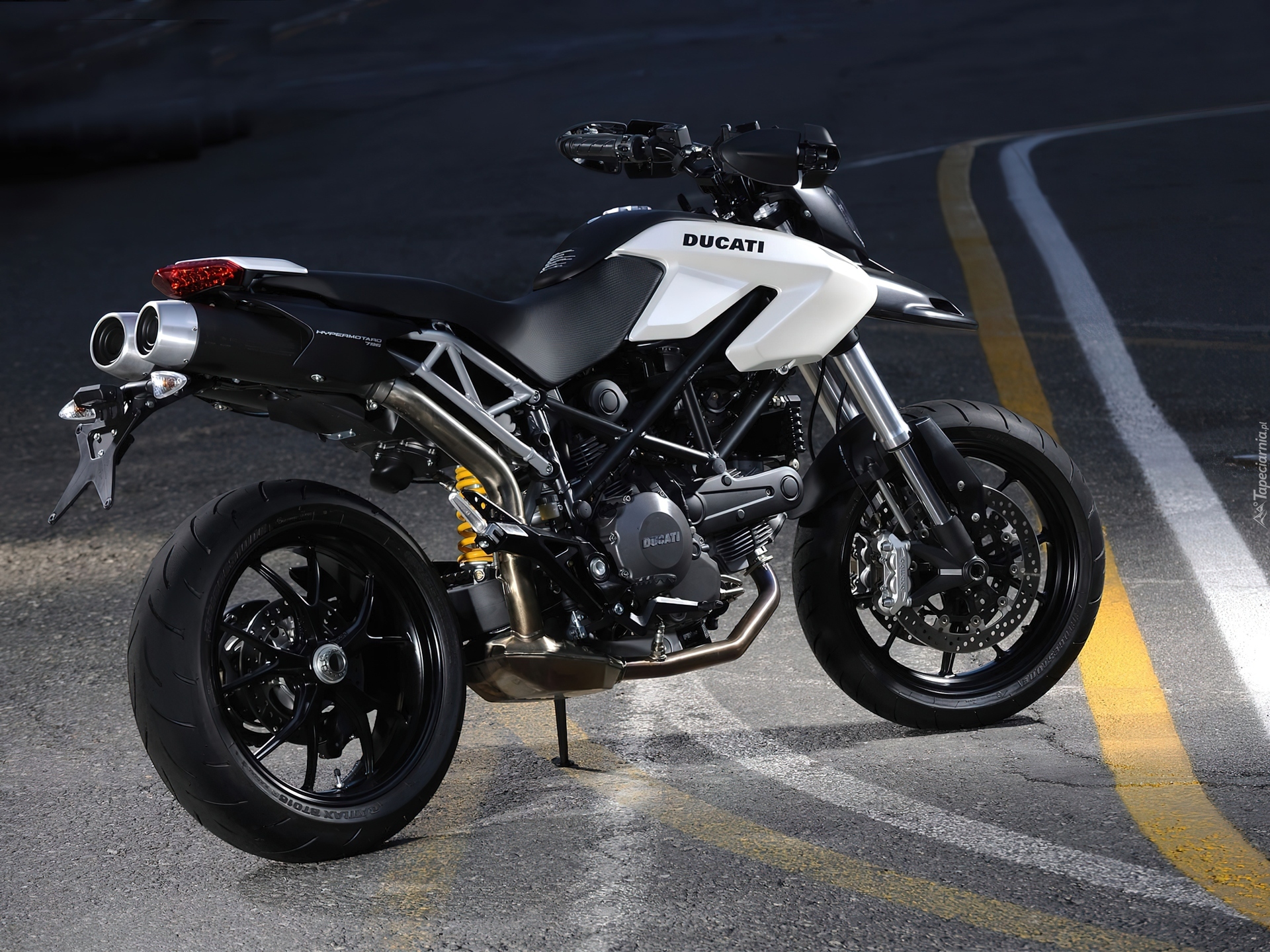 Ducati Hypermotard 1100, Czarne, Alufelgi