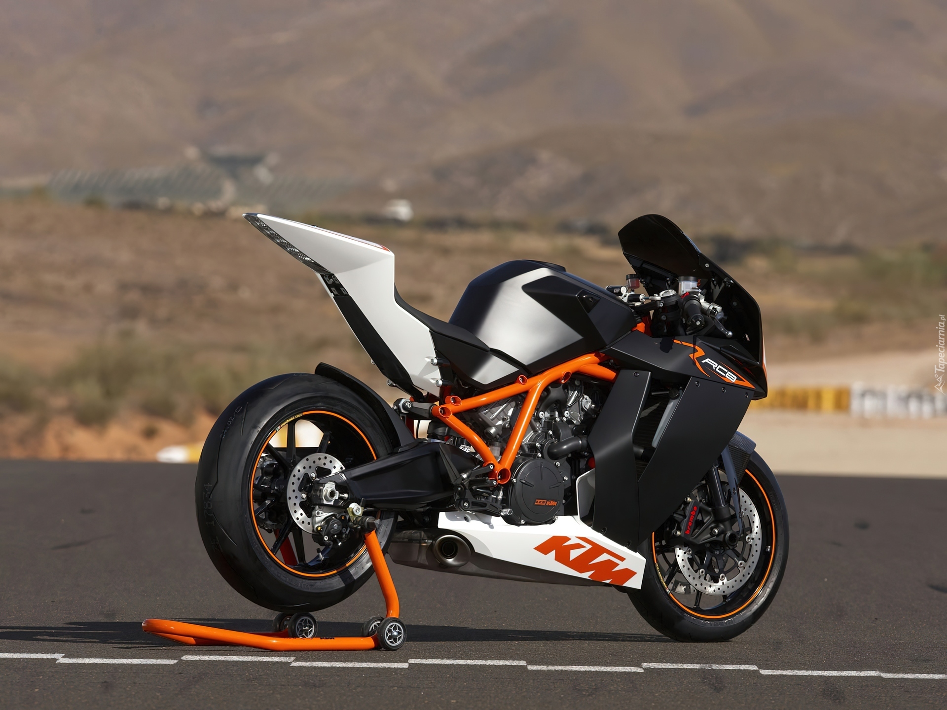 KTM RC8, Zadupek