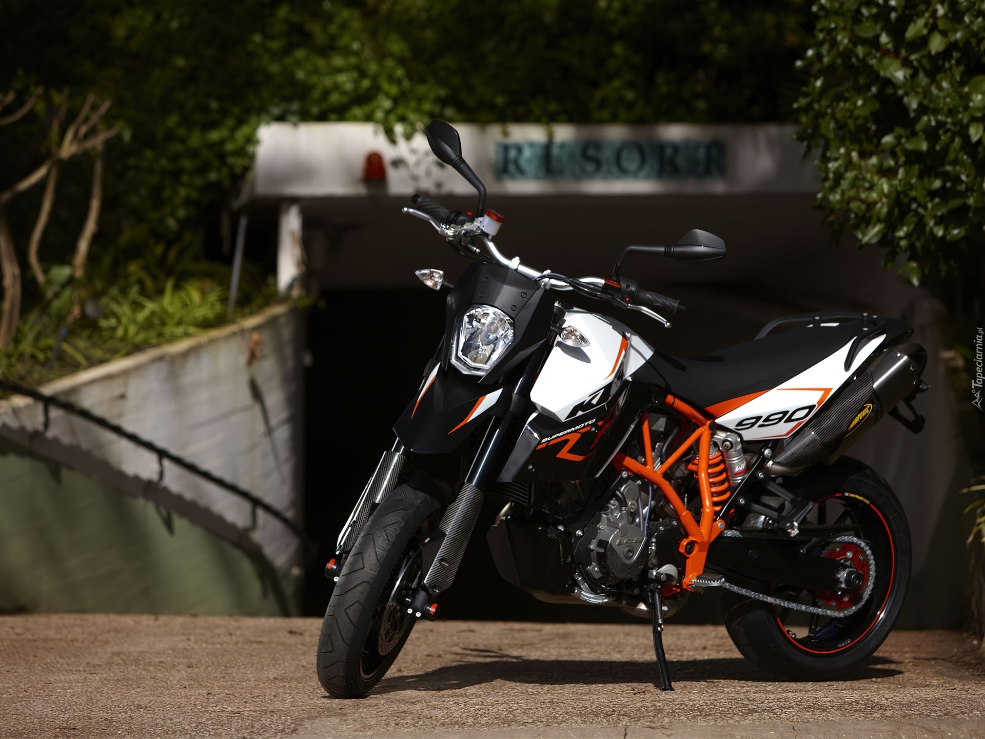 KTM 990 Supermoto, Zawieszenie, Silnik