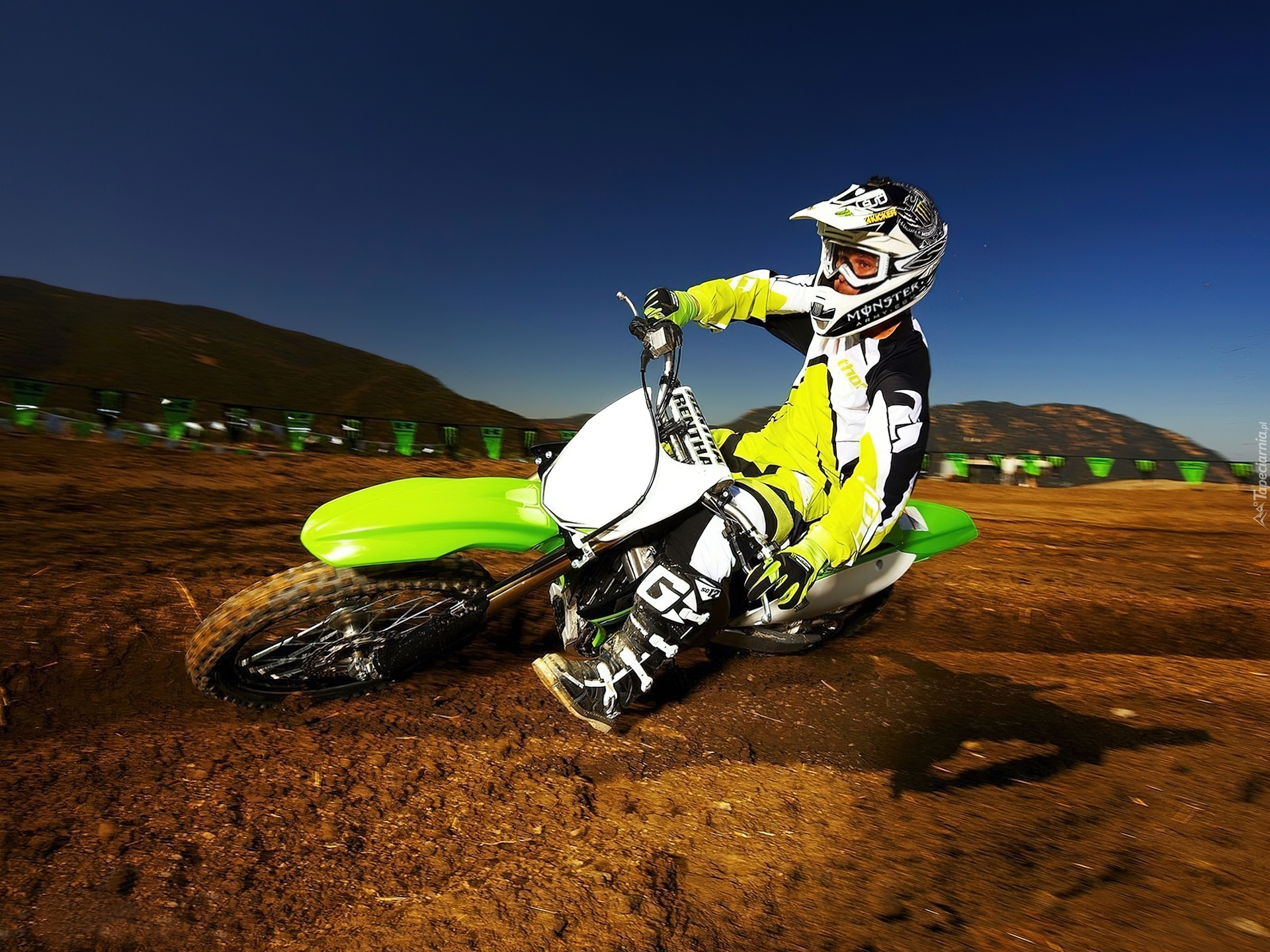 Kawasaki KX450F, Linka, Gazu