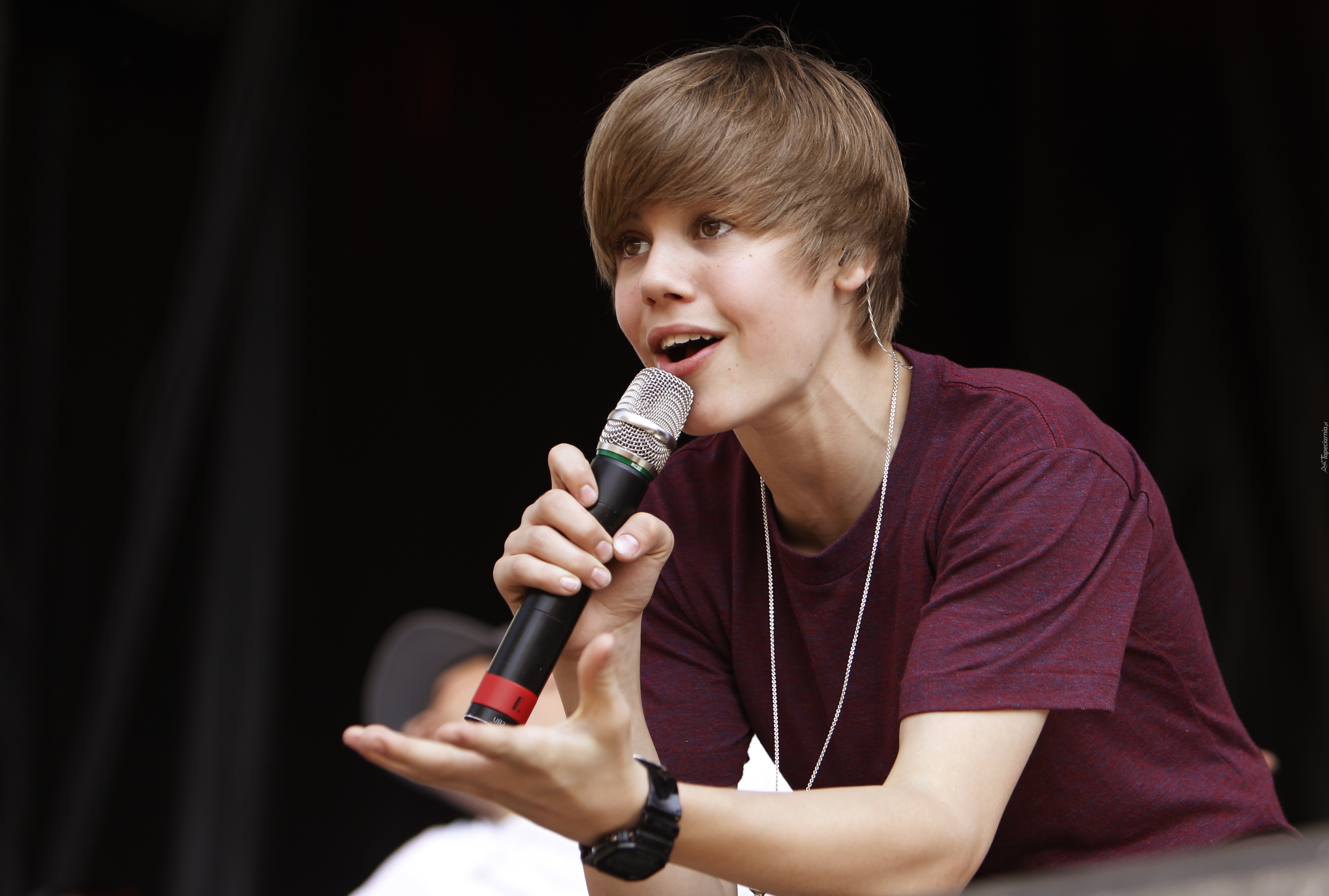 Justin Bieber, Mikrofon