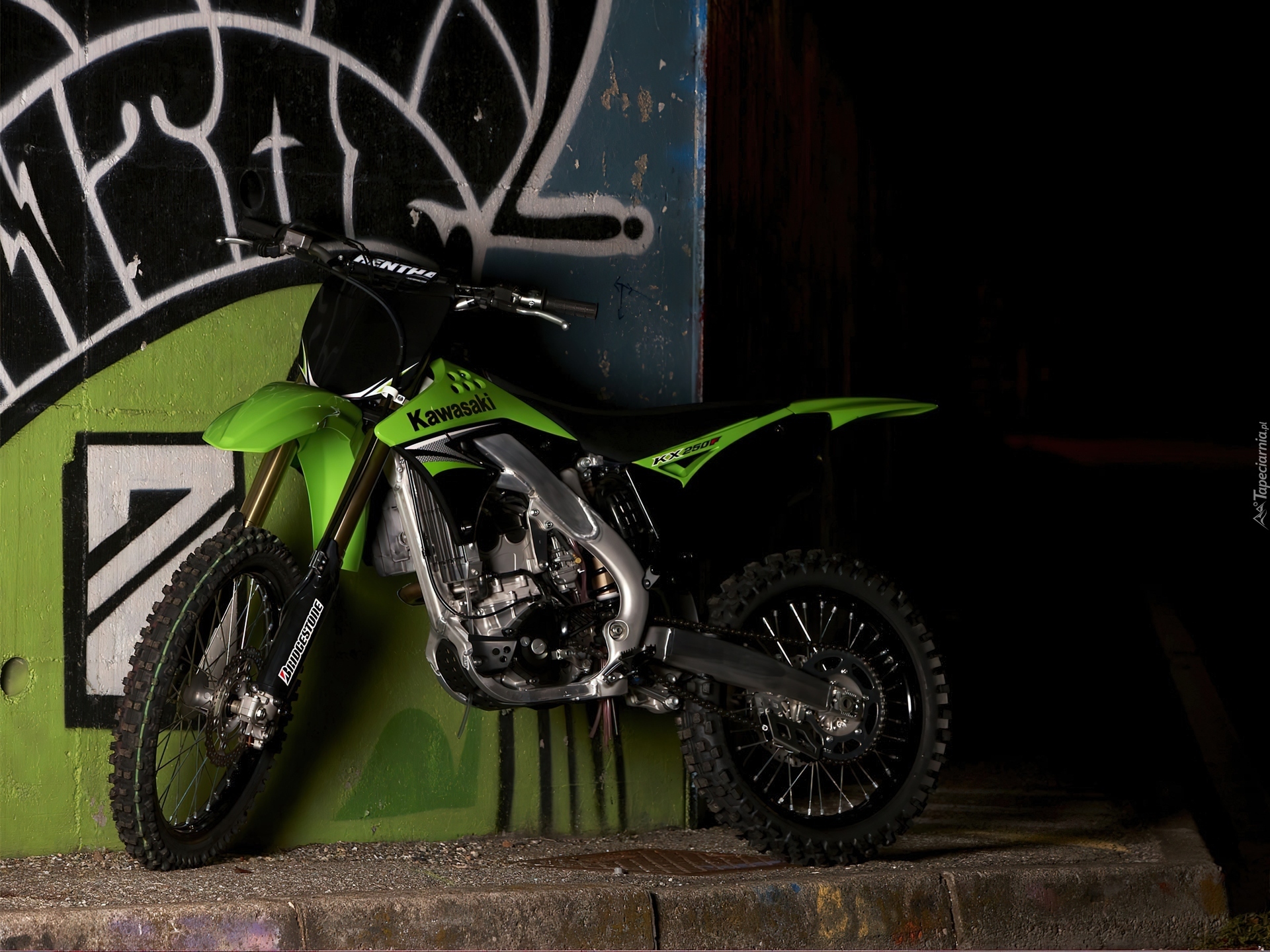 Kawasaki KX250F, Spawana, Rama